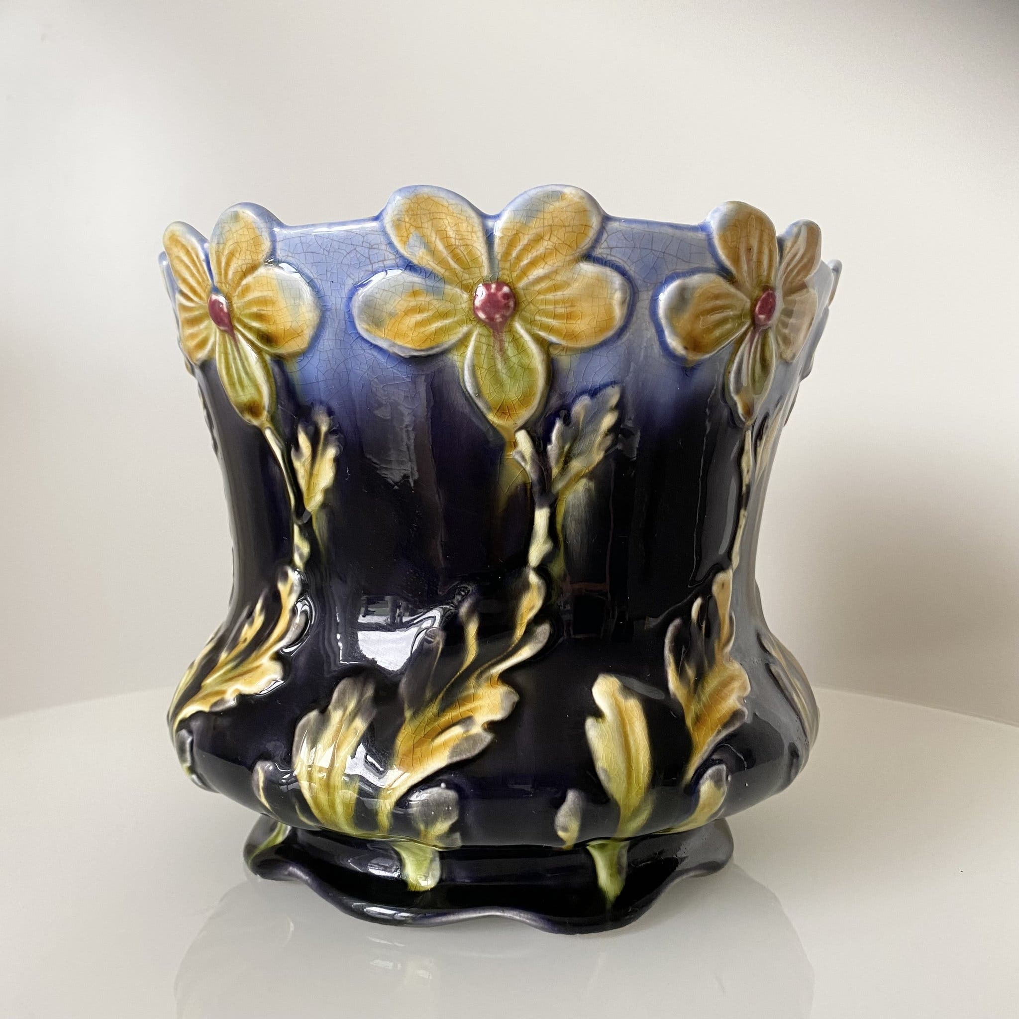 Antikes Majolika-Blumenkübel-Außenfutter