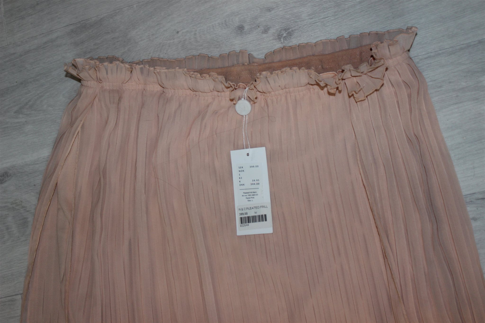 Jättesnygg rosa rosa rosa plisserad kjol från RUT & CIRCLE. Stl L. Ny-nypris 399:- 470bf1 Jättesnygg rosa rosa rosa plisserad kjol från RUT & CIRCLE. Stl L. Ny-nypris 399:- 470bf1