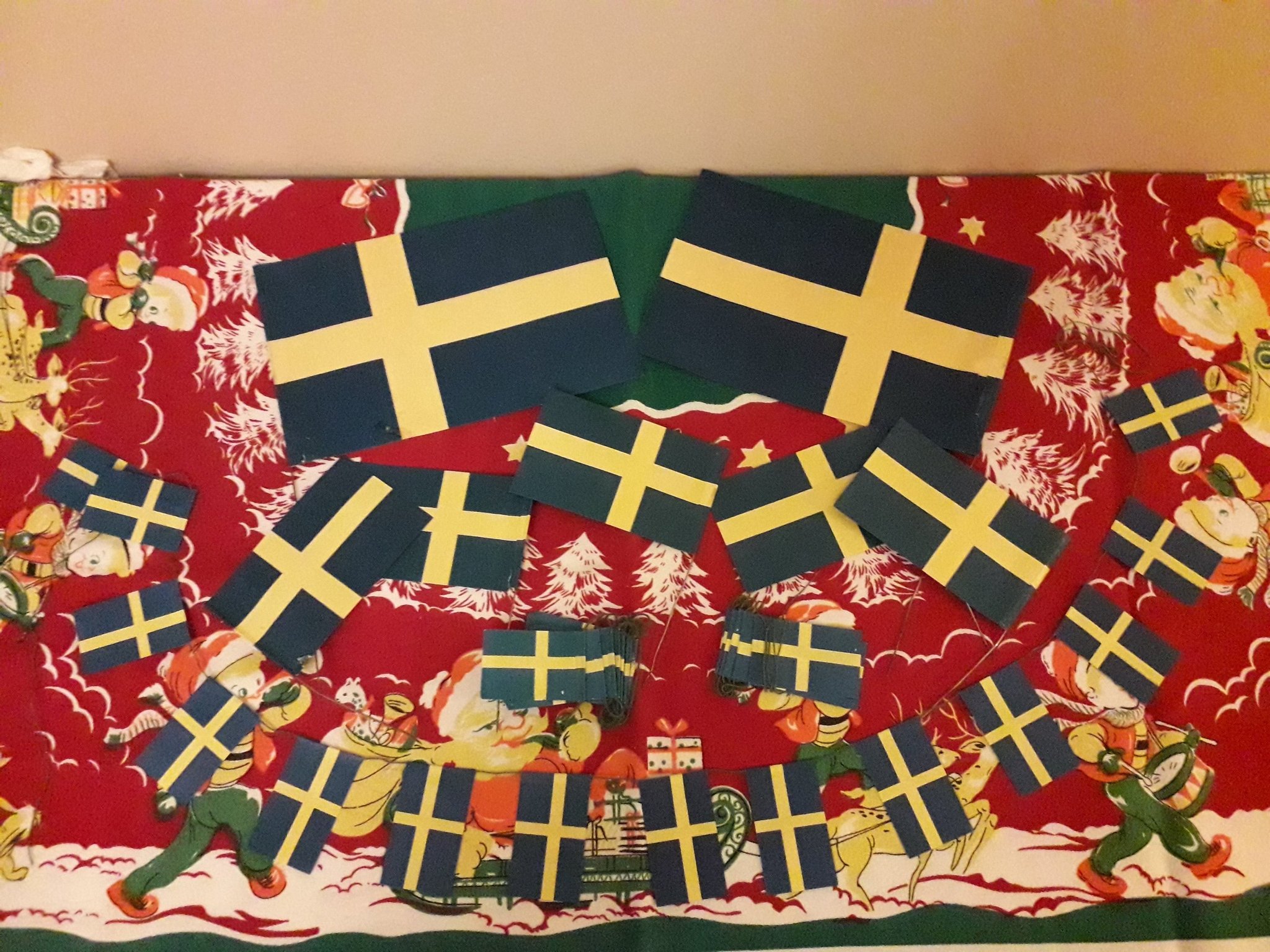 Äldre Flaggirlanger Flaggor Julgranspynt Retro .. Köp på Tradera