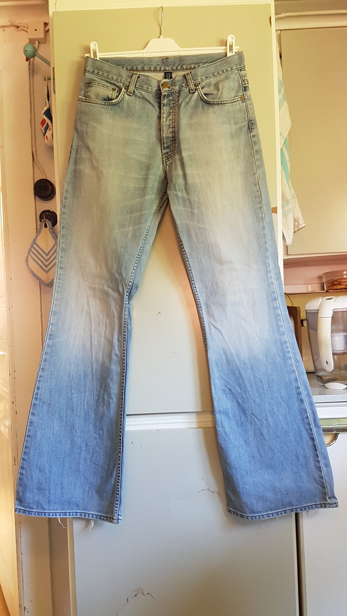 H&M HM Divided extreme bootcut 33/36 Jeans (411023982) ᐈ Köp på Tradera