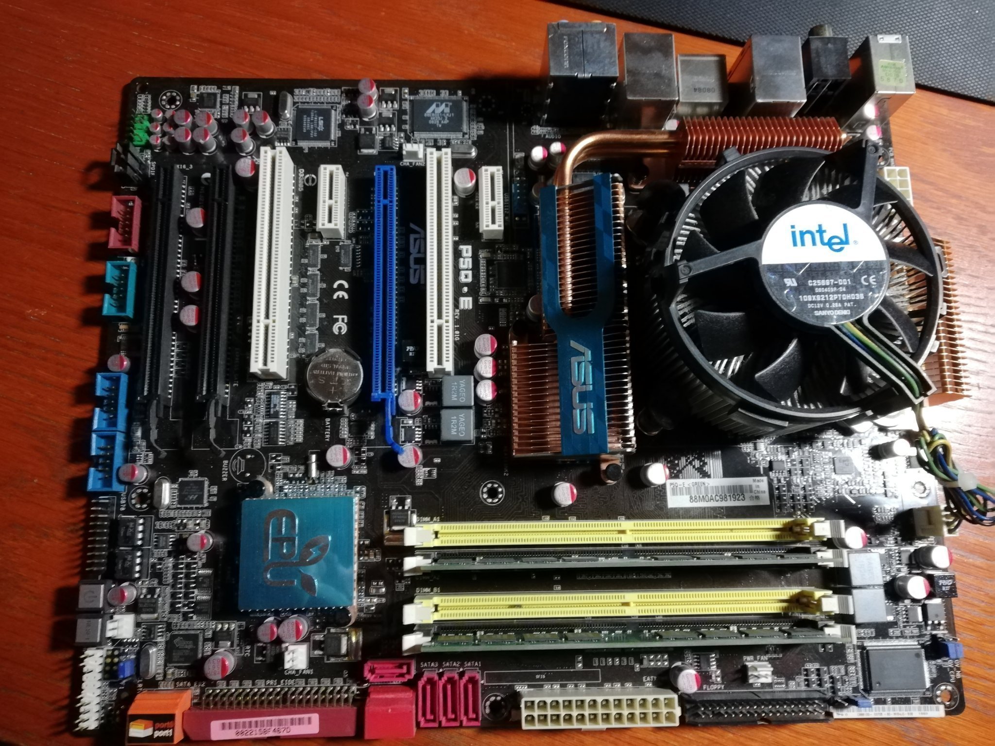 Материнская плата asus p5q-e. Материнская плата асус p5q e green. Материнская плата asus p5q 775. Asus p5q-e. Материнская плата asus p5q deluxe.