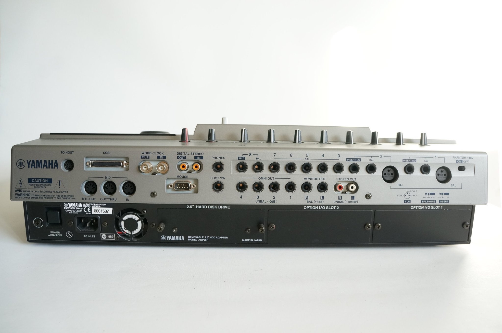 Yamaha AW4416 Digital Audio Workstation, recorder, mixer, mixingdesk