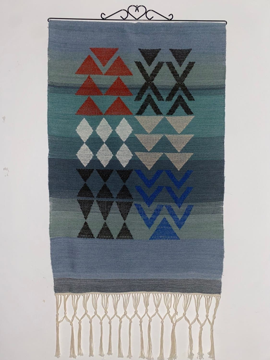 Großer vintage Wandbehang aus blauer Wolle