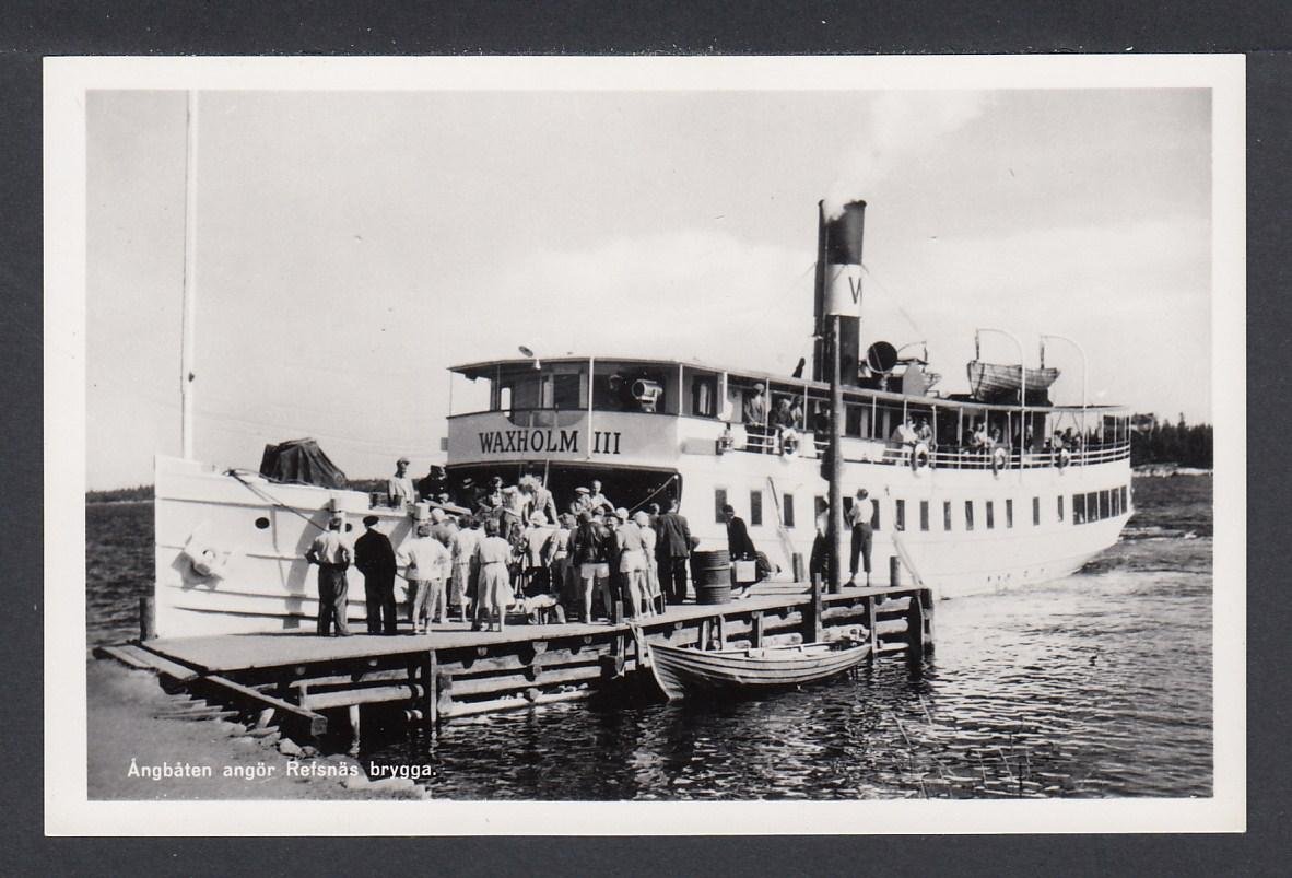 Waxholm III angör Refsnäs brygga. Ångfartyg frå.. Köp på Tradera