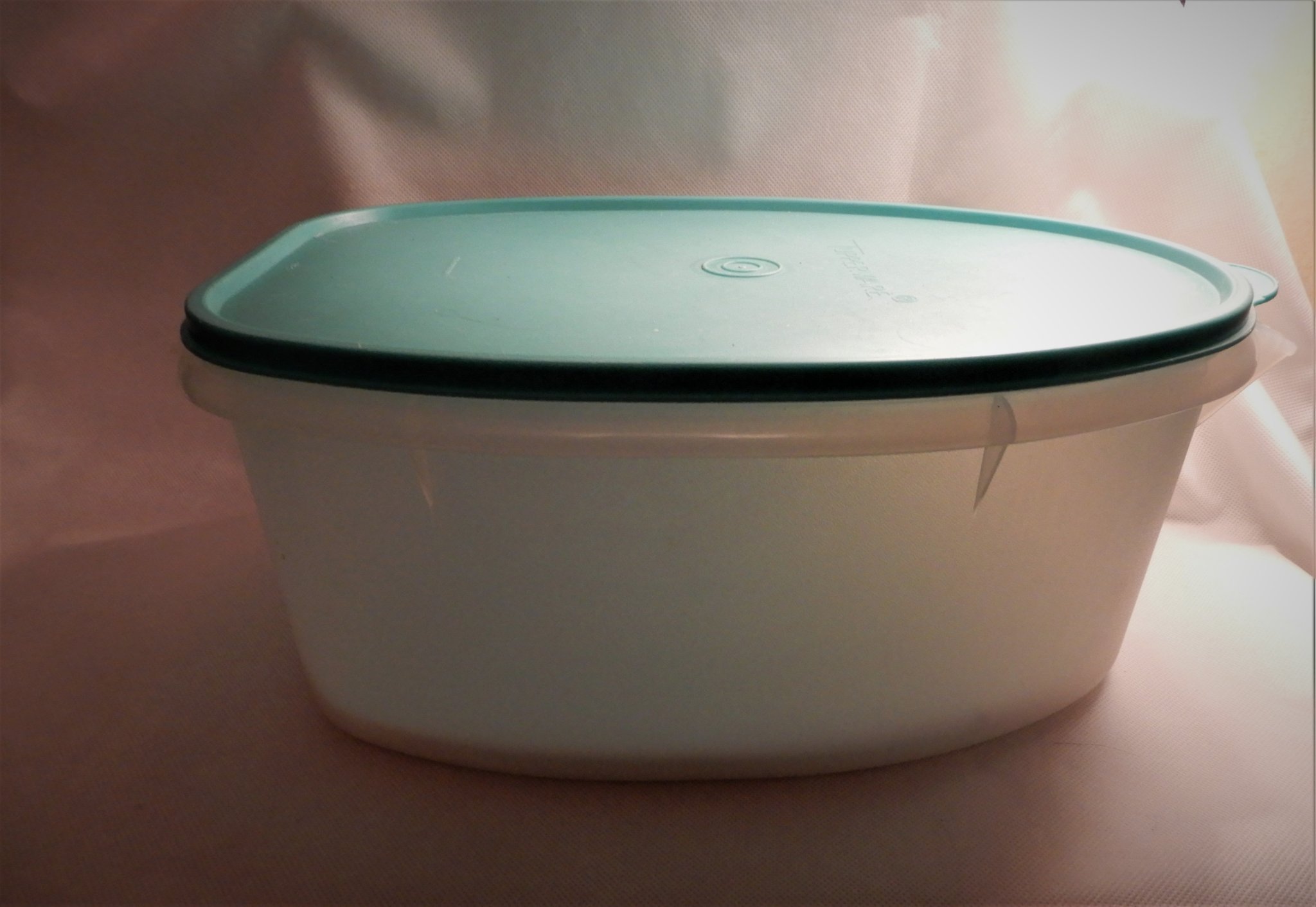 Tupperware stor burk med lock & insats! (416038713) ᐈ Köp på Tradera