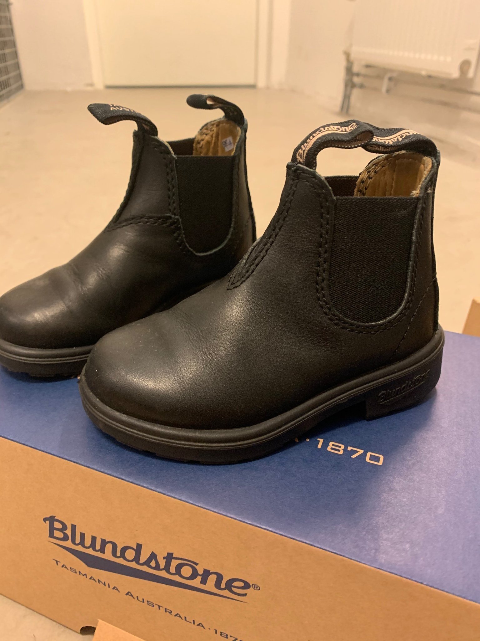 blundstone boots used