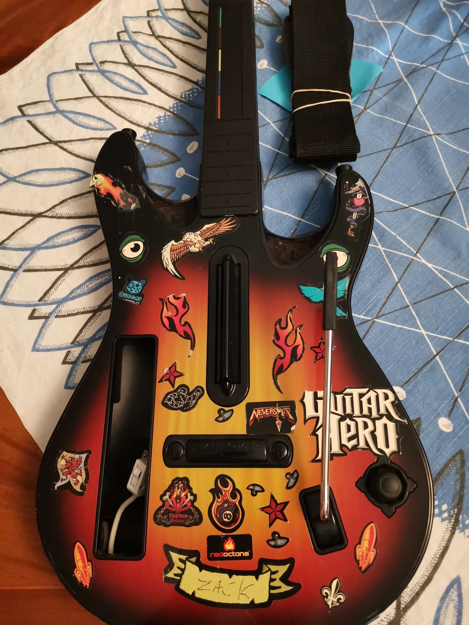 Guitar hero Guitar nintendo wii (402888301) ᐈ Köp på Tradera