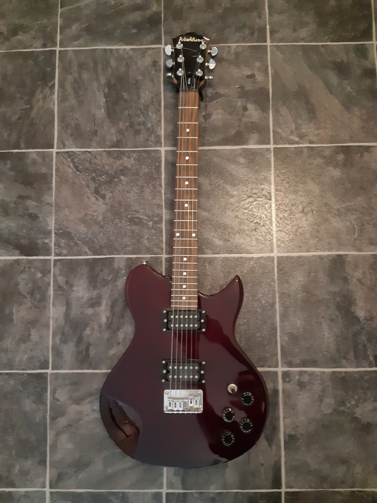 Washburn W114 Elgitarr (450561940) ᐈ Köp på Tradera