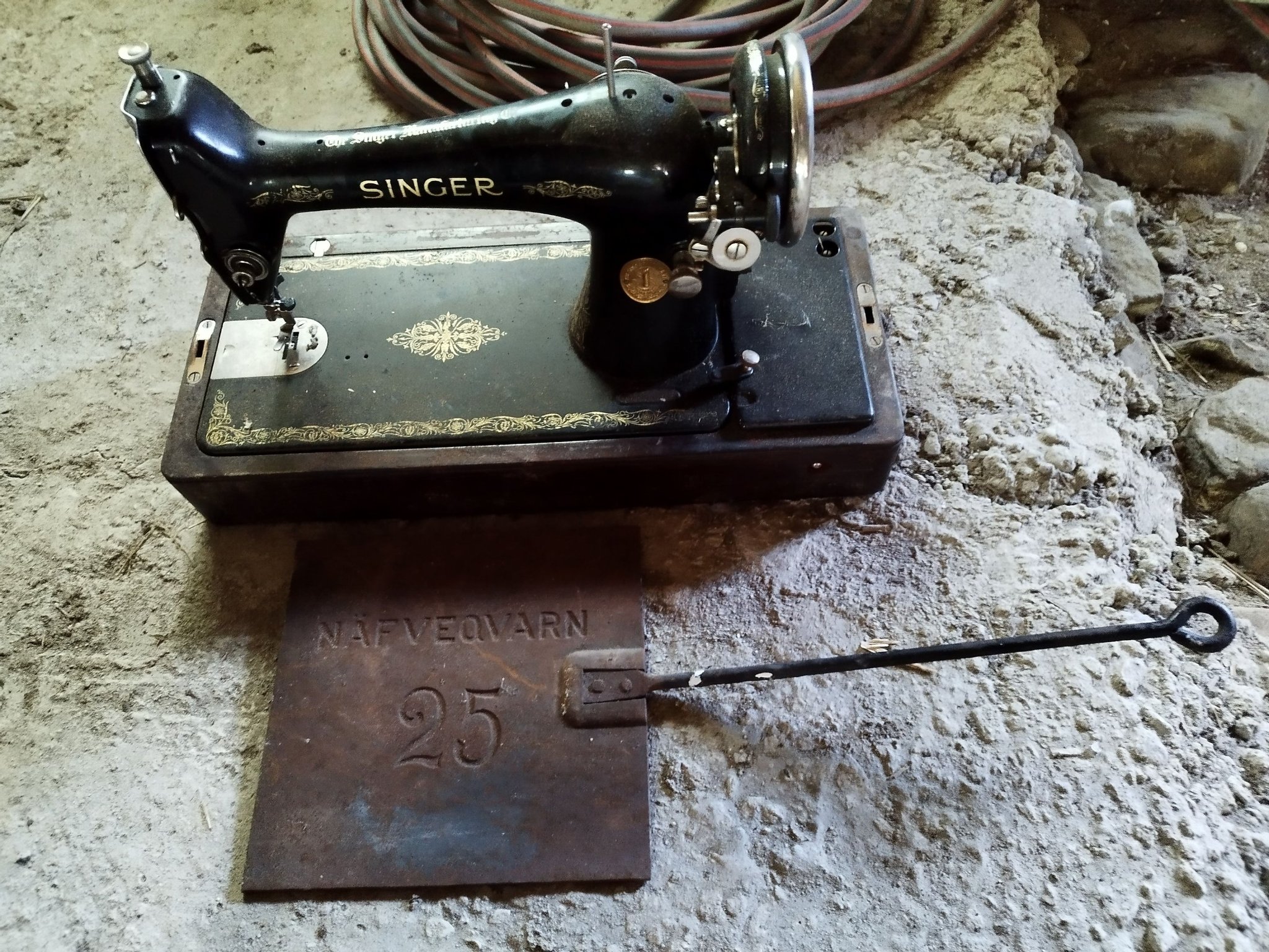 Singer symaskin husqvarna kaminlucka huskvarna .. Köp på Tradera