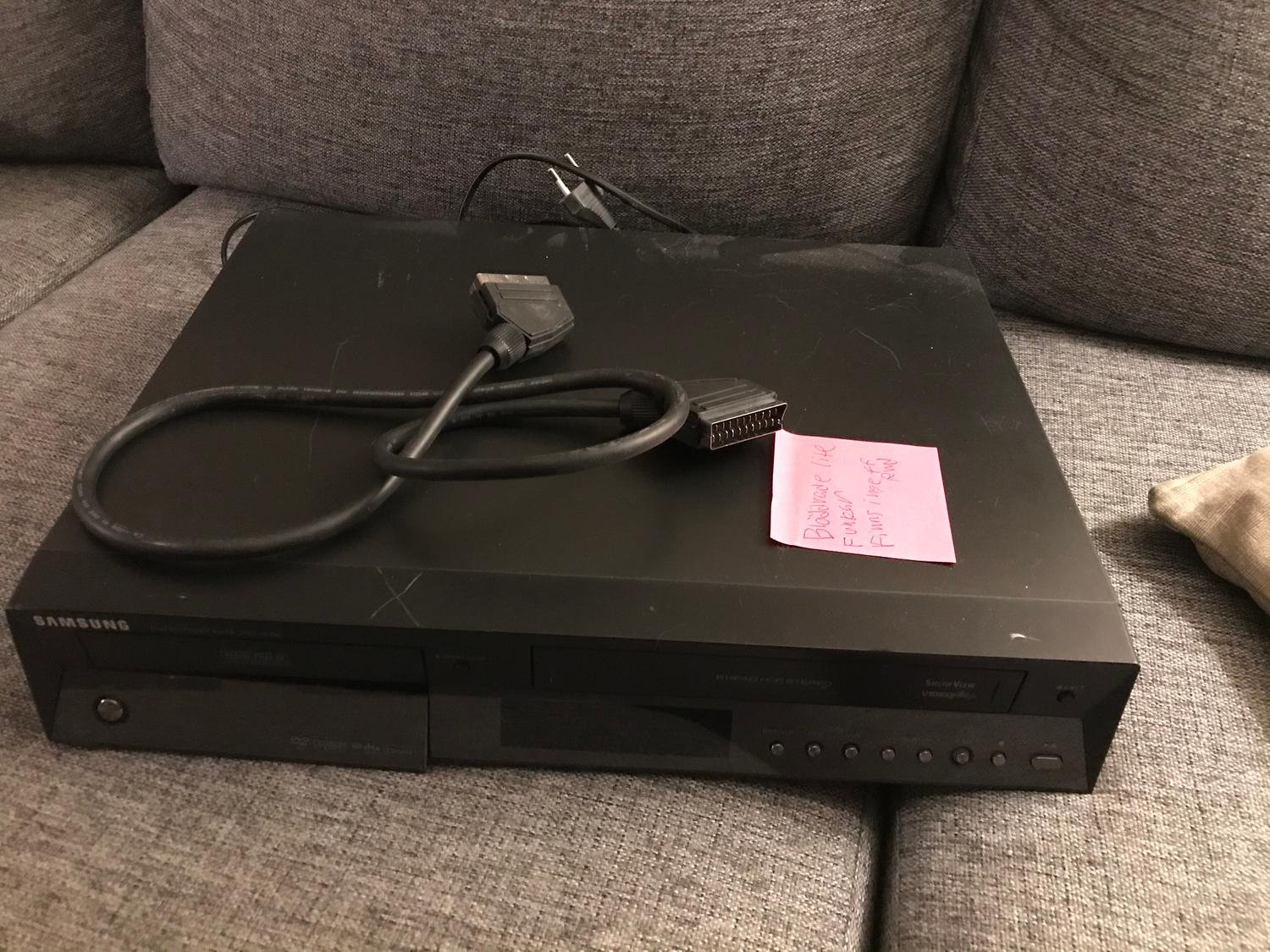 Samsung DVD recorder VHS/DVD SPELA.. (411582214) ᐈ gidloftrading på Tradera