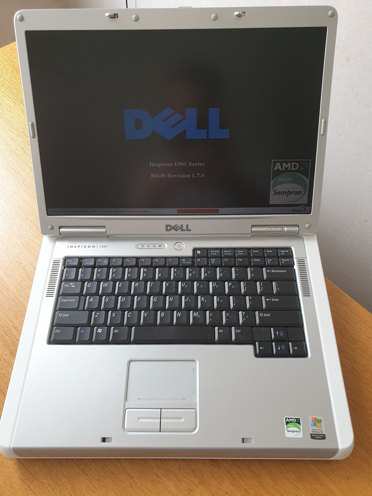 Retro laptop Dell Inspiron 1501 14.1" AMD Sempr.. (375864129) ᐈ Köp på