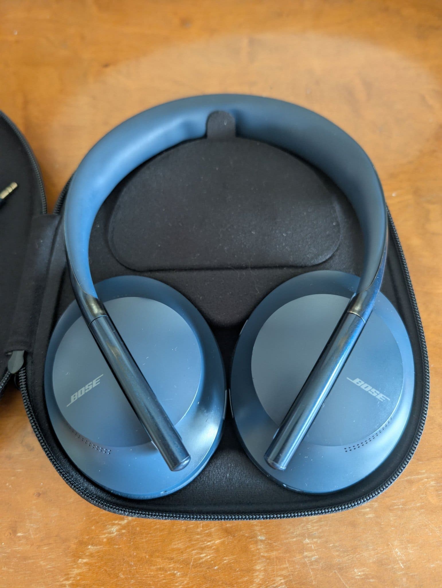 Bose Bose Noise Cancelling Headphones 700 i blått