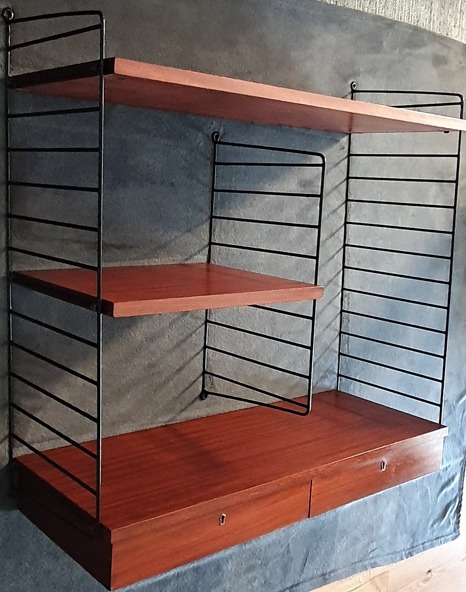 ÄKTA STRINGHYLLA STRING MED LÅDOR, TEAK / MAHOG.. (448451297) ᐈ Köp på ...