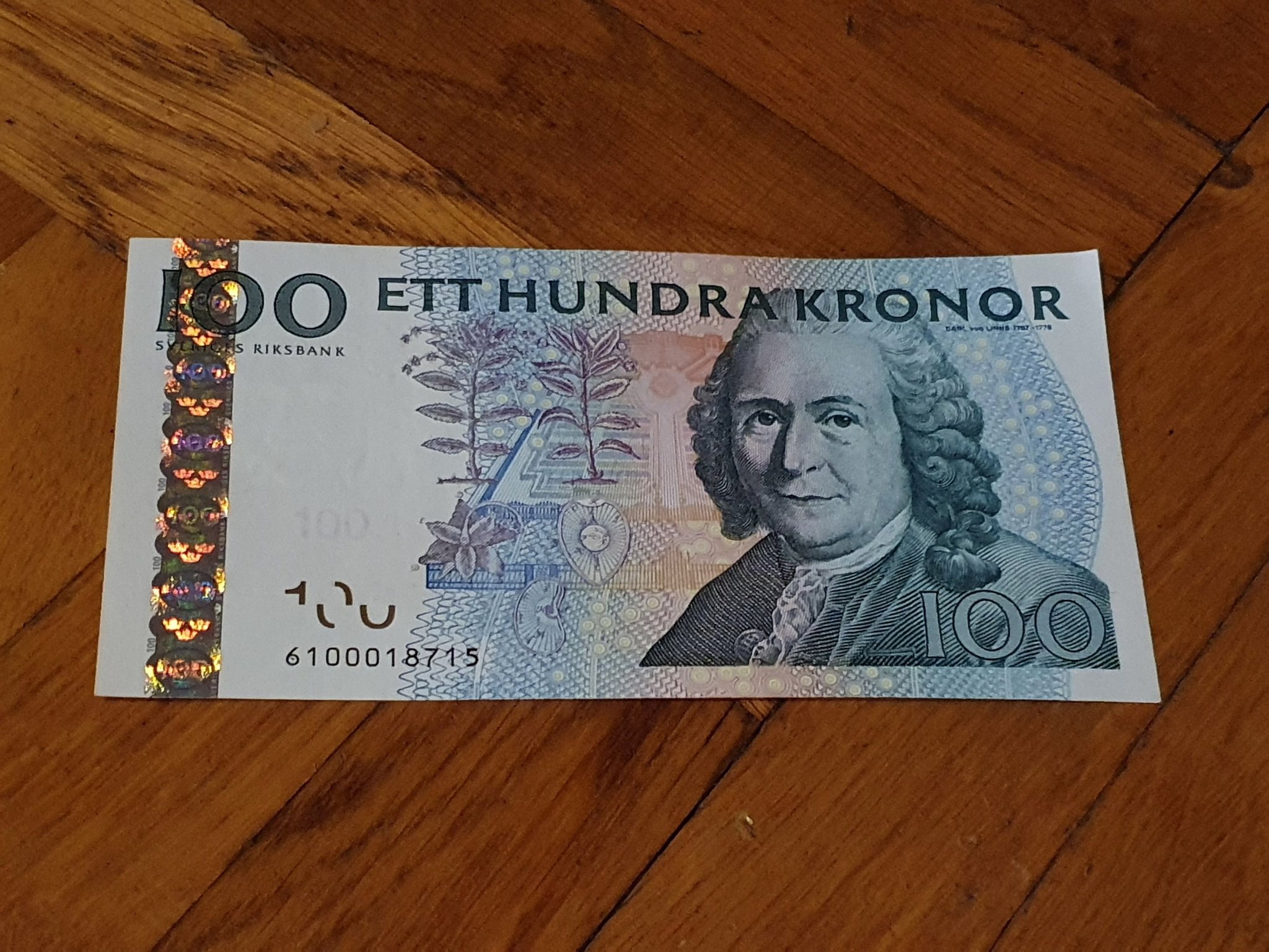 Se produkter som liknar Ovikt hundra kronors sedel på Tradera (500586694)