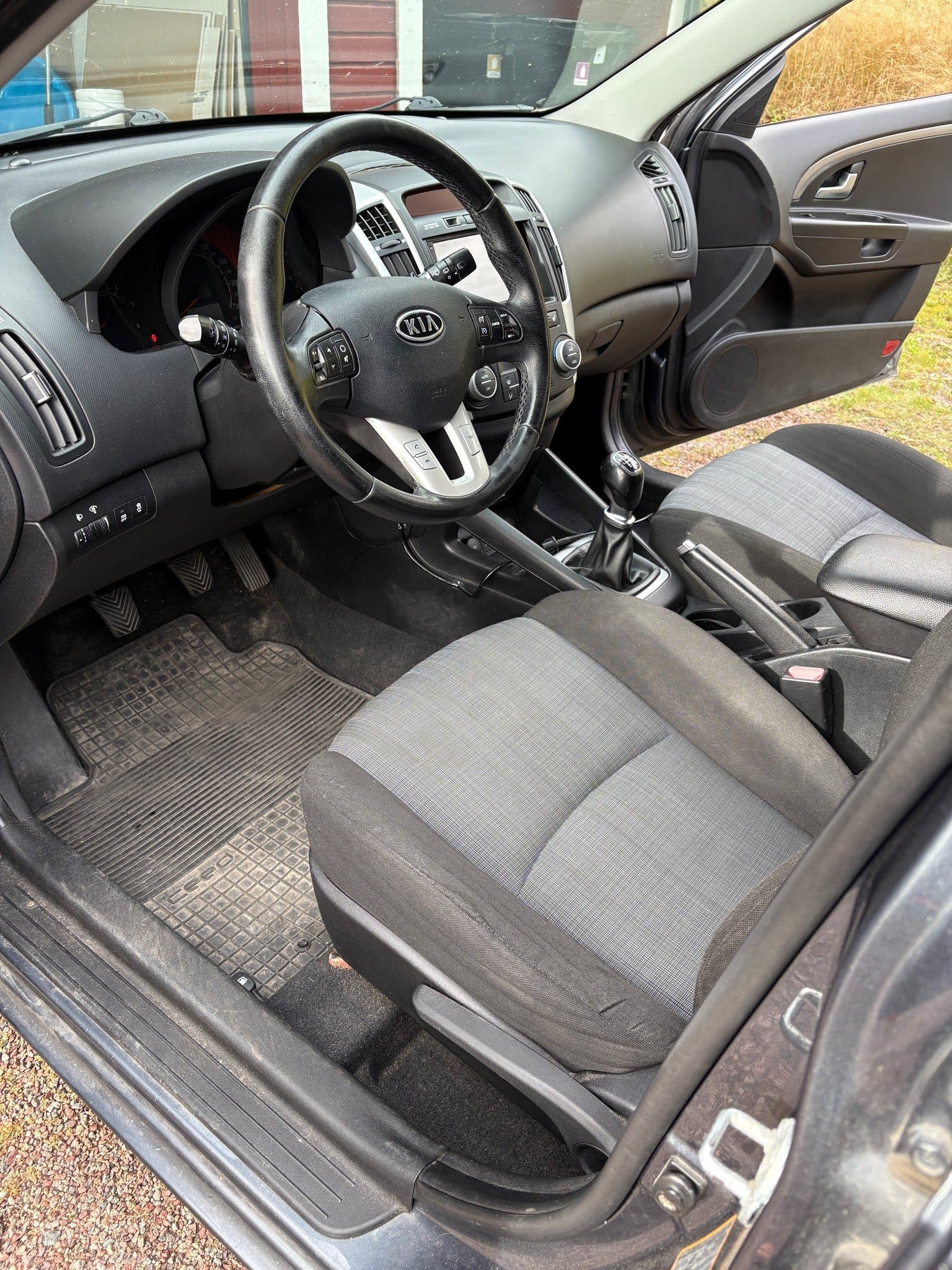 Kia cee'd_sw 1.6 CRDi Manual, 128hp, 2011