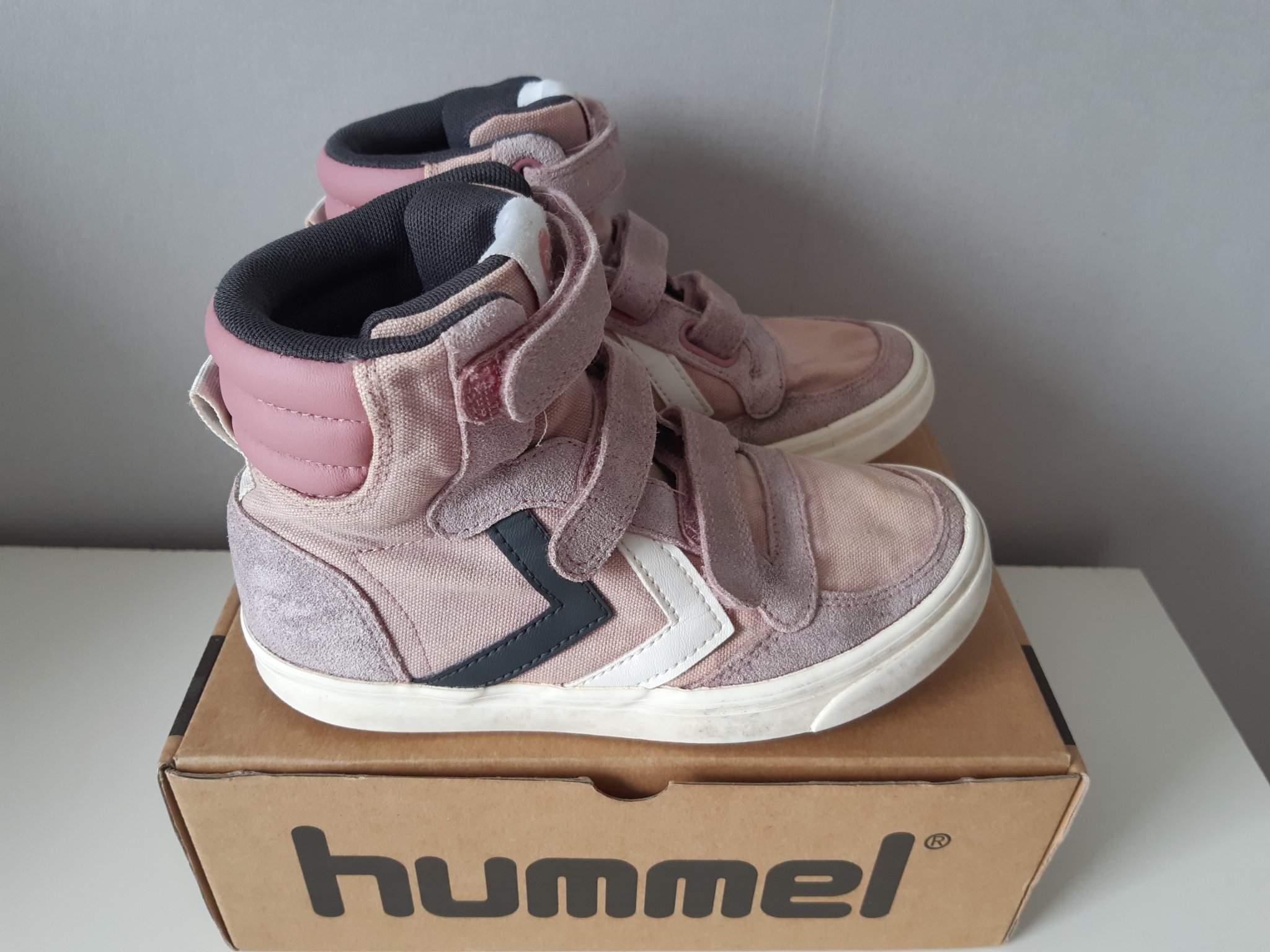 hummel stadil light canvas sneakers