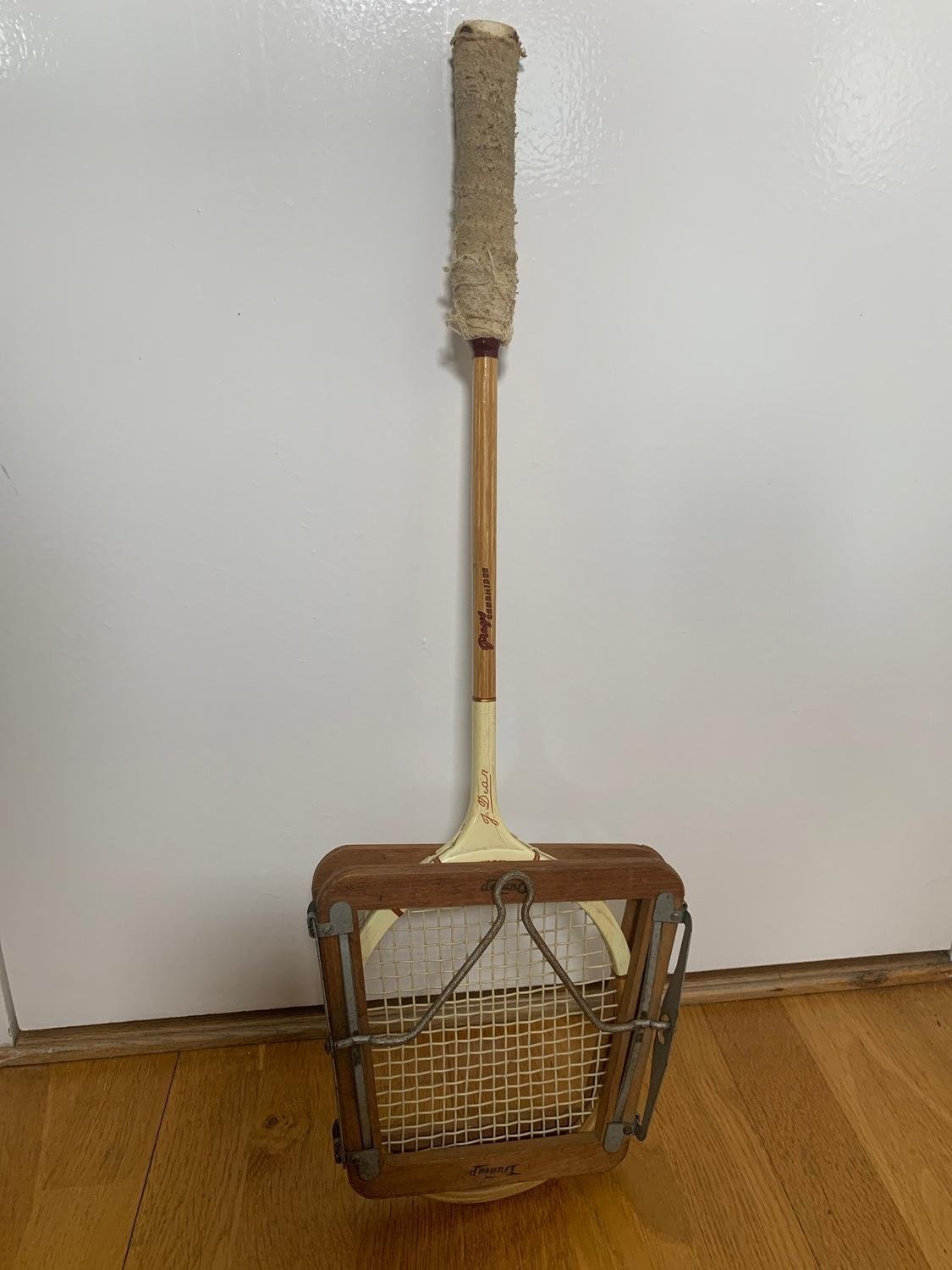 Vintage Grays of Cambridge Tennis Racquet Club .. Köp på Tradera