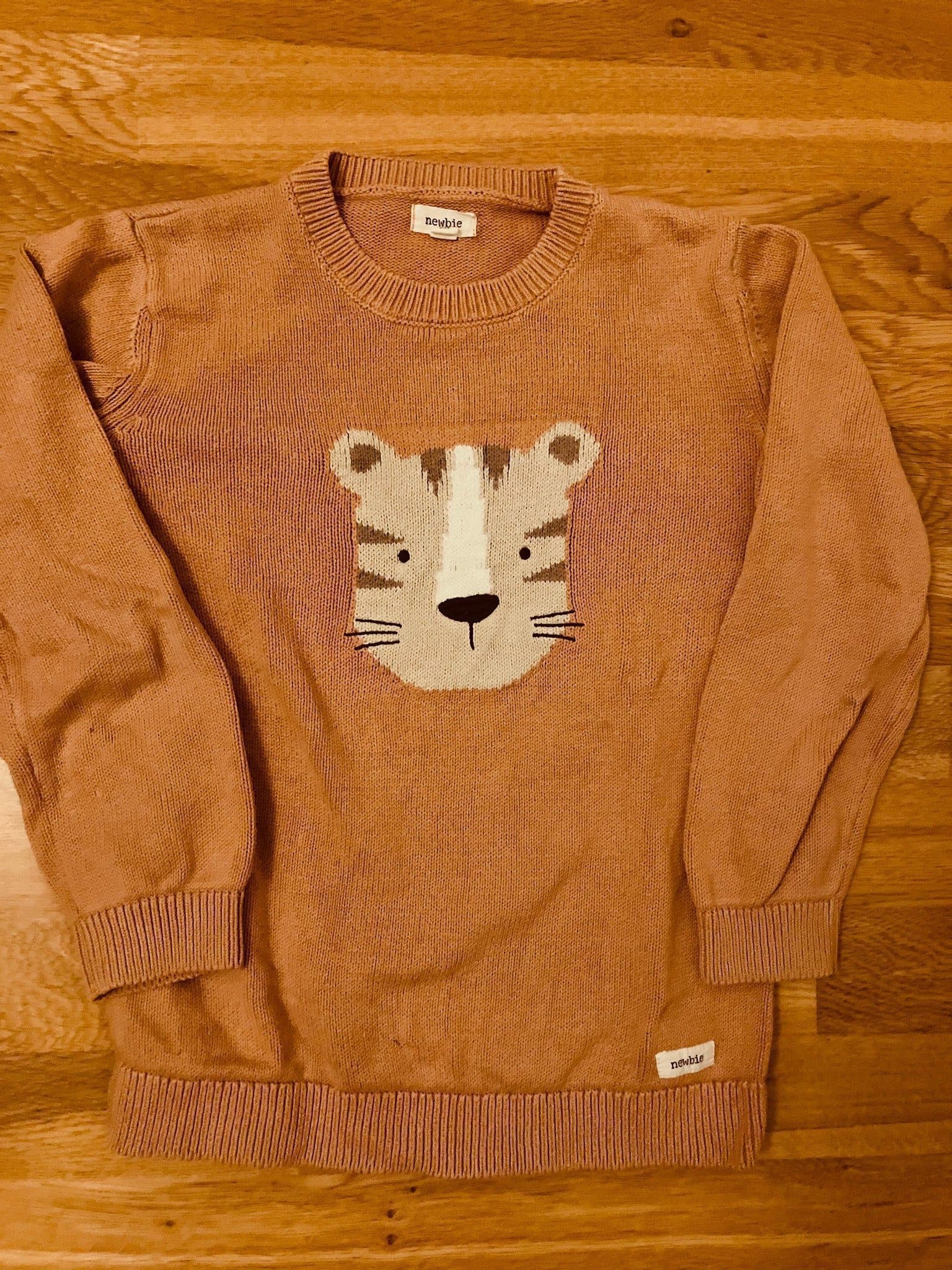 Söt Newbie tröja, storlek 128! Tiger finstickad | Köp på Tradera ...