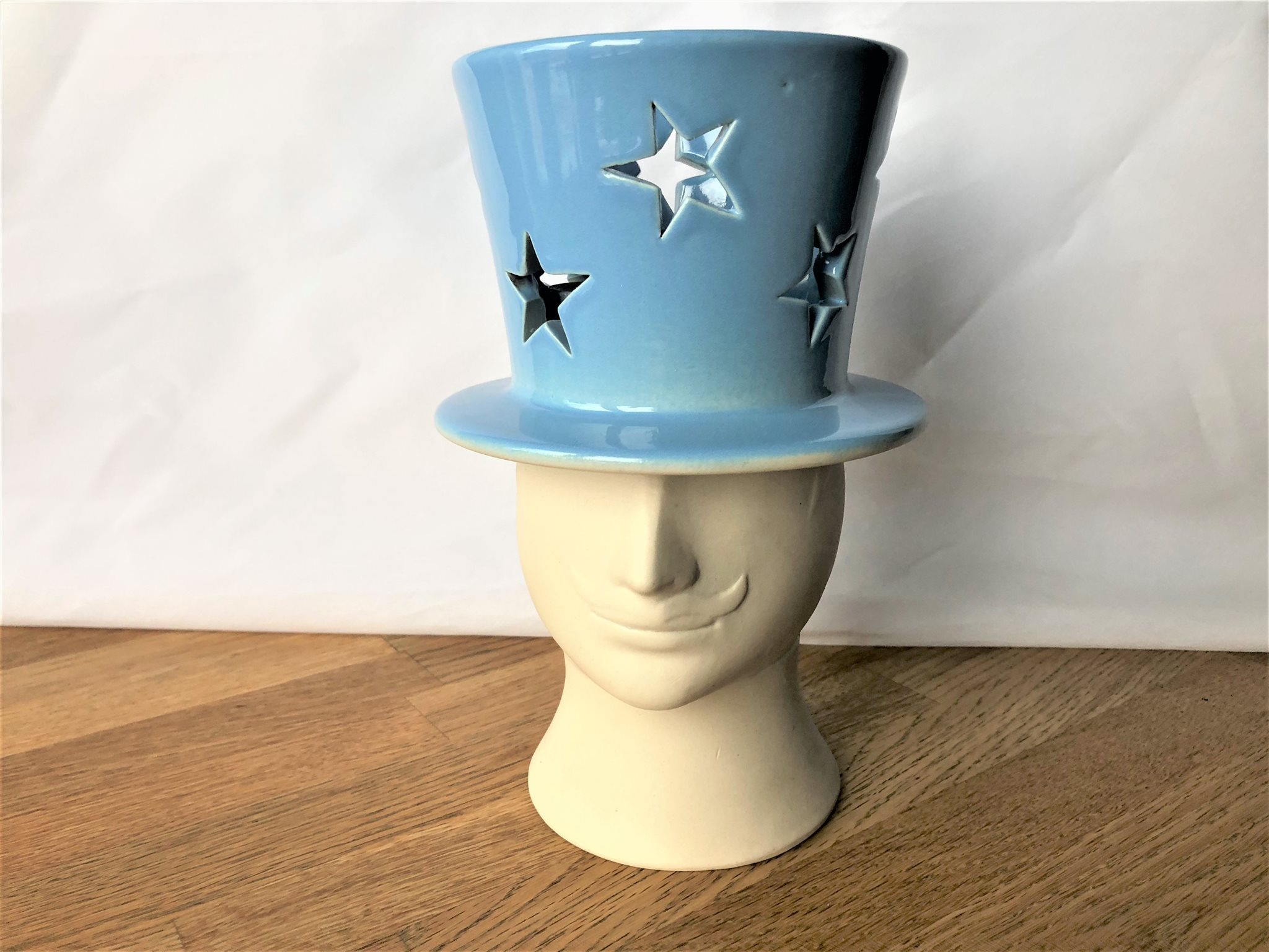 新発売 hatt（Lisa i man med Lock ◇ Larson Lisa Larson ARKET – 工芸品