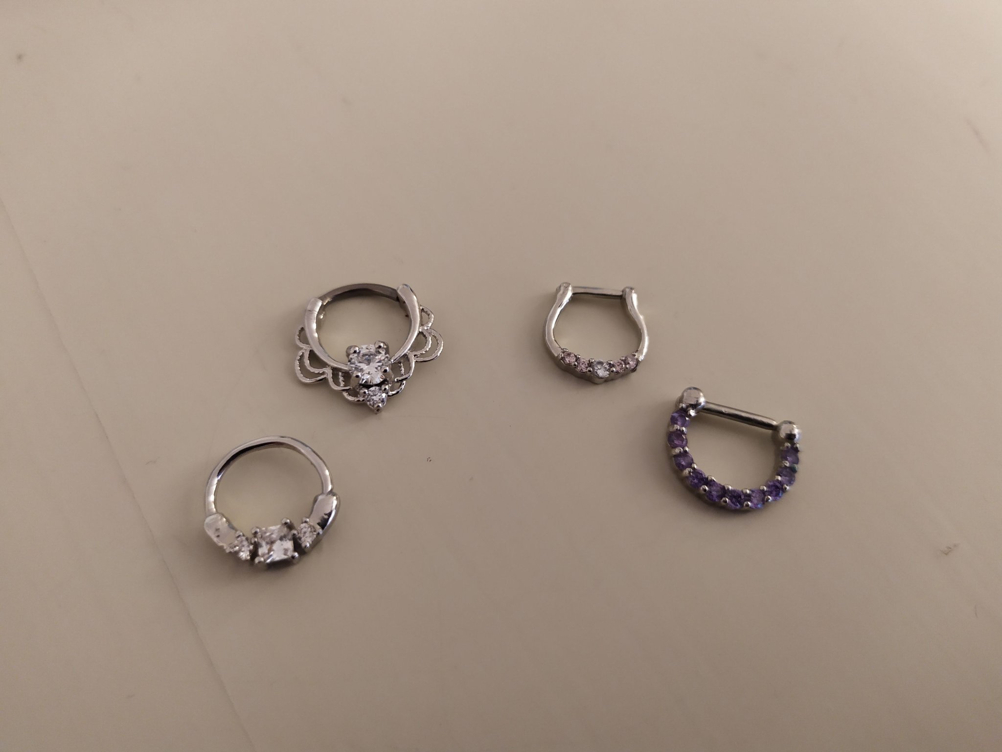 Septum piercing smycke stenar (423424006) ᐈ Köp på Tradera