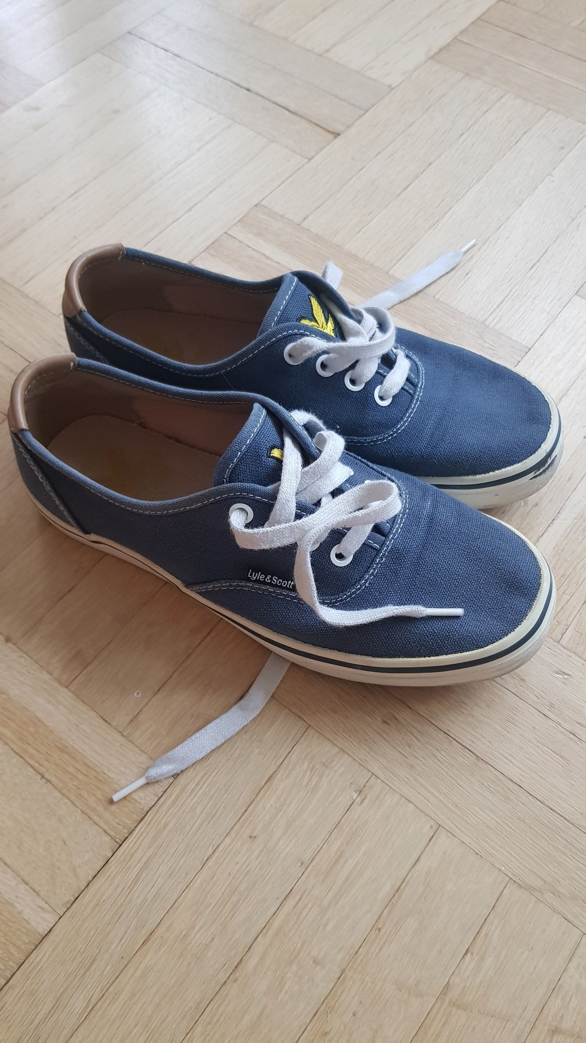 lyle and scott black pumps
