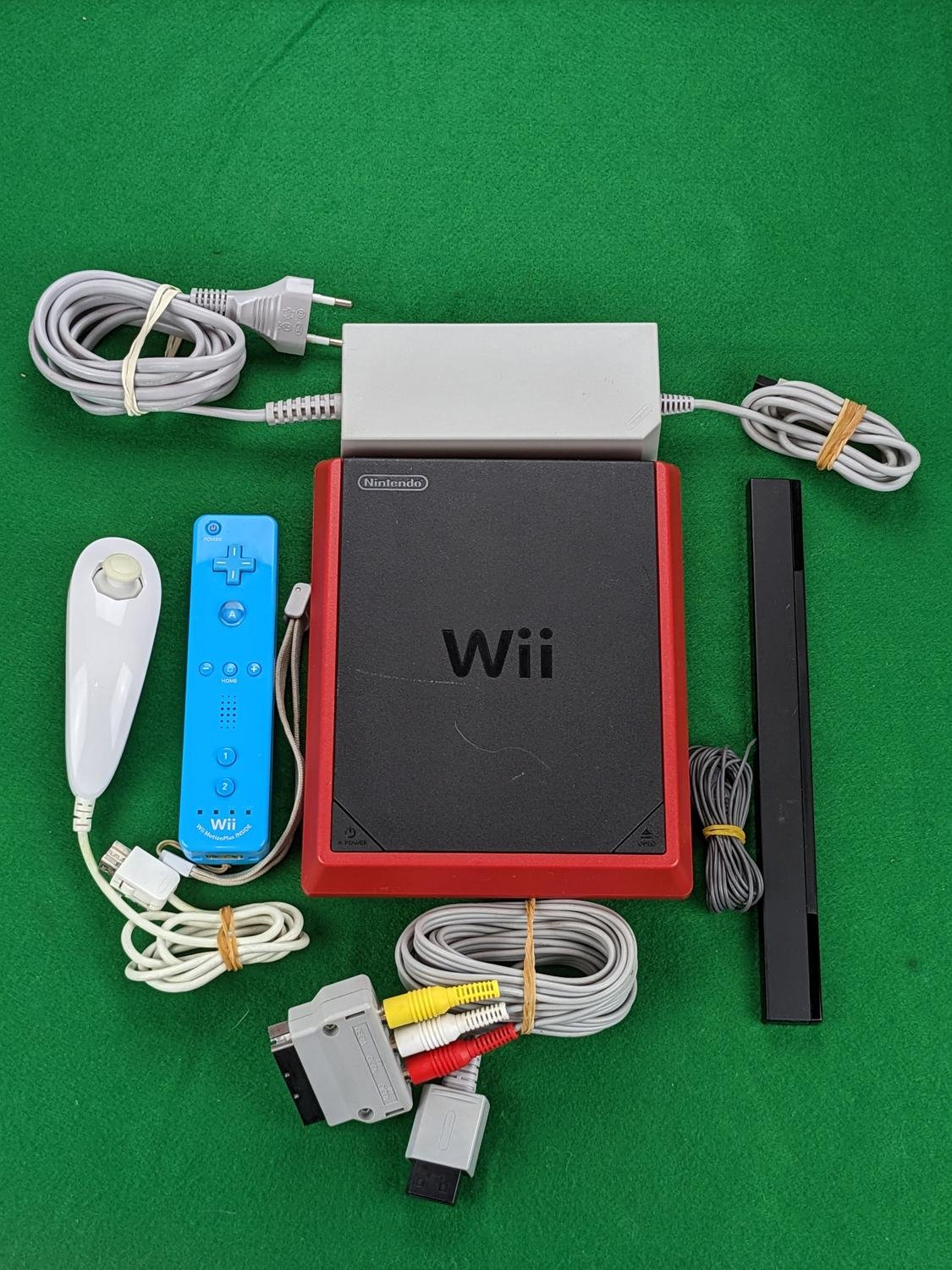 Nintendo Wii Mini RVL201 med.. Köp från ClassicGames på Tradera