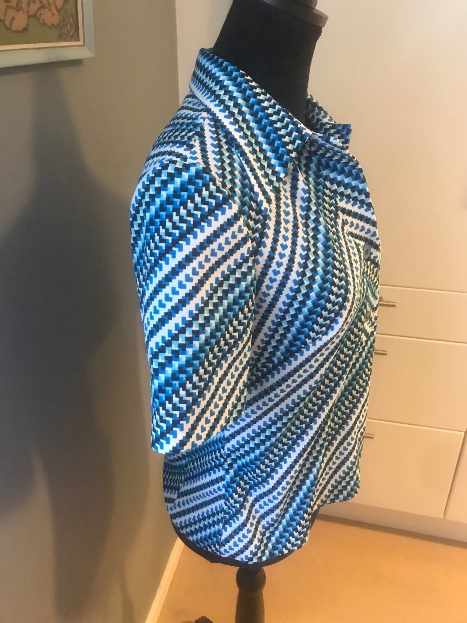Underb Se produkter som liknar Vintage 60-tals blus i underb.. på Tradera ...