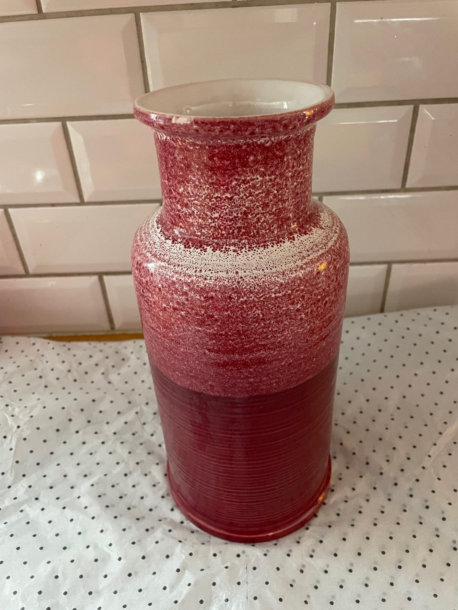 Röd / vit vas GDR VEB Gräfenroda 28 cm hög | Köp på Tradera (695629012)