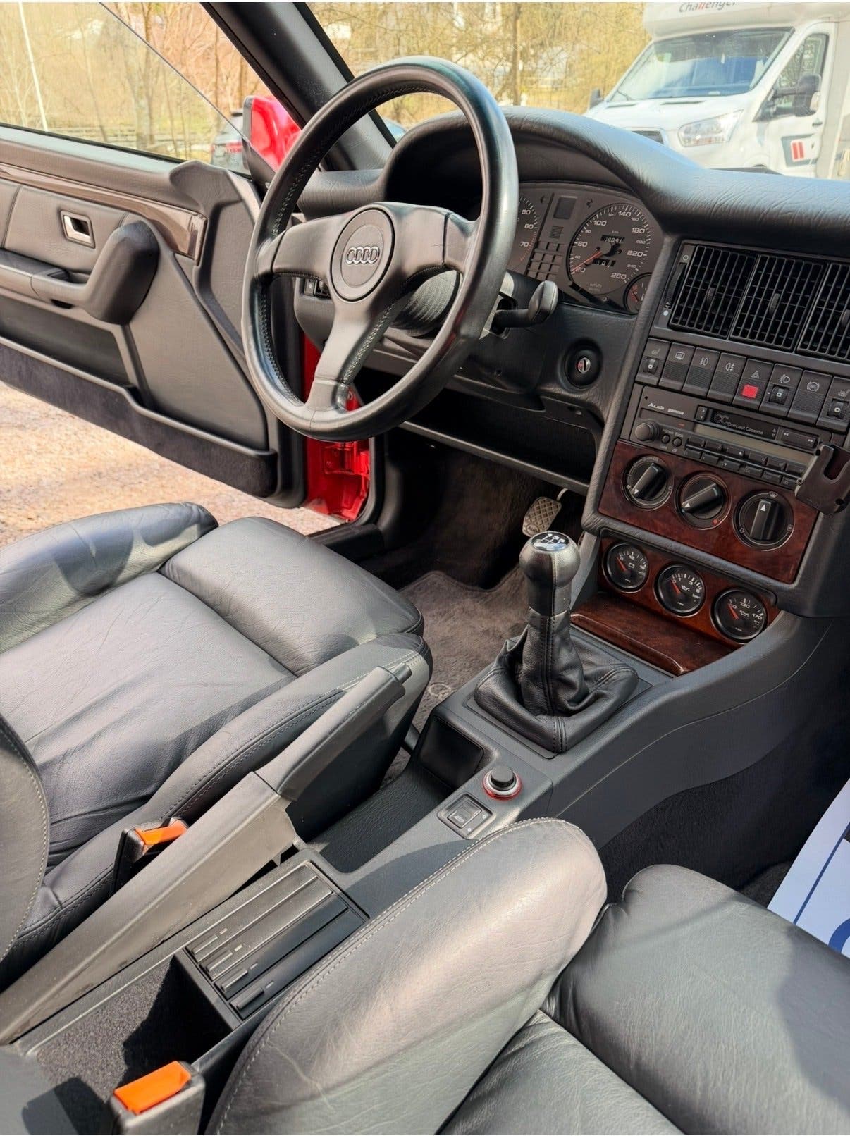 Audi Cabriolet 2.3 E Manual, 5-trins, 133ps, 1992