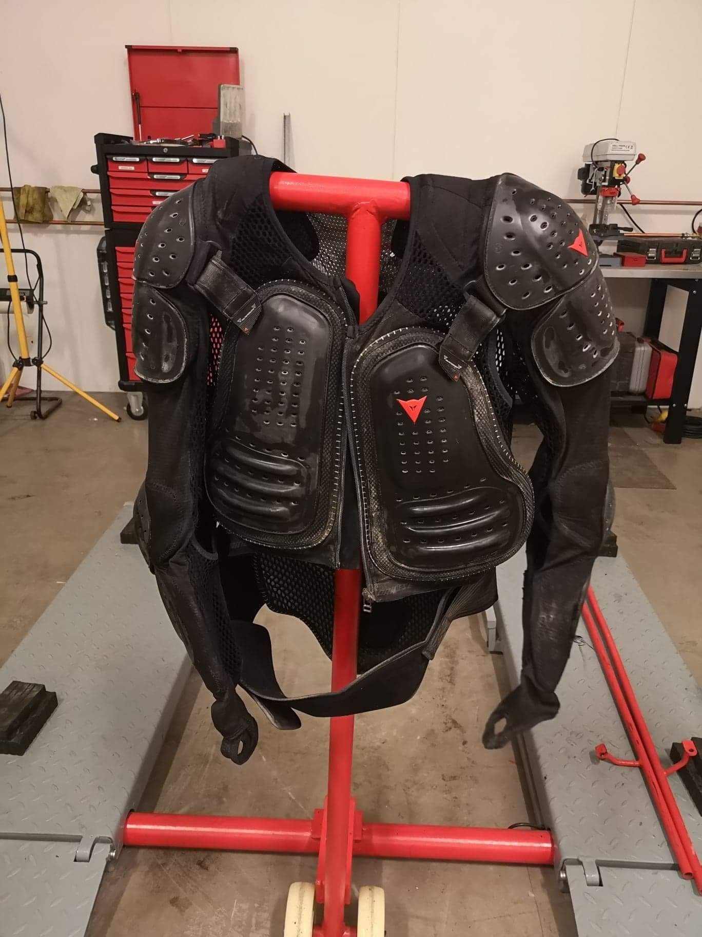 Skyddsväst Dainese (389932400) ᐈ Köp på Tradera