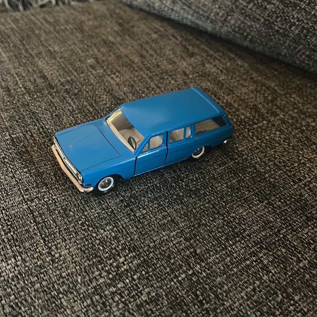 RARE VOLGA GAZ 24 02 Novoexport Tantal Radon Saratov (made URSS) 1/43