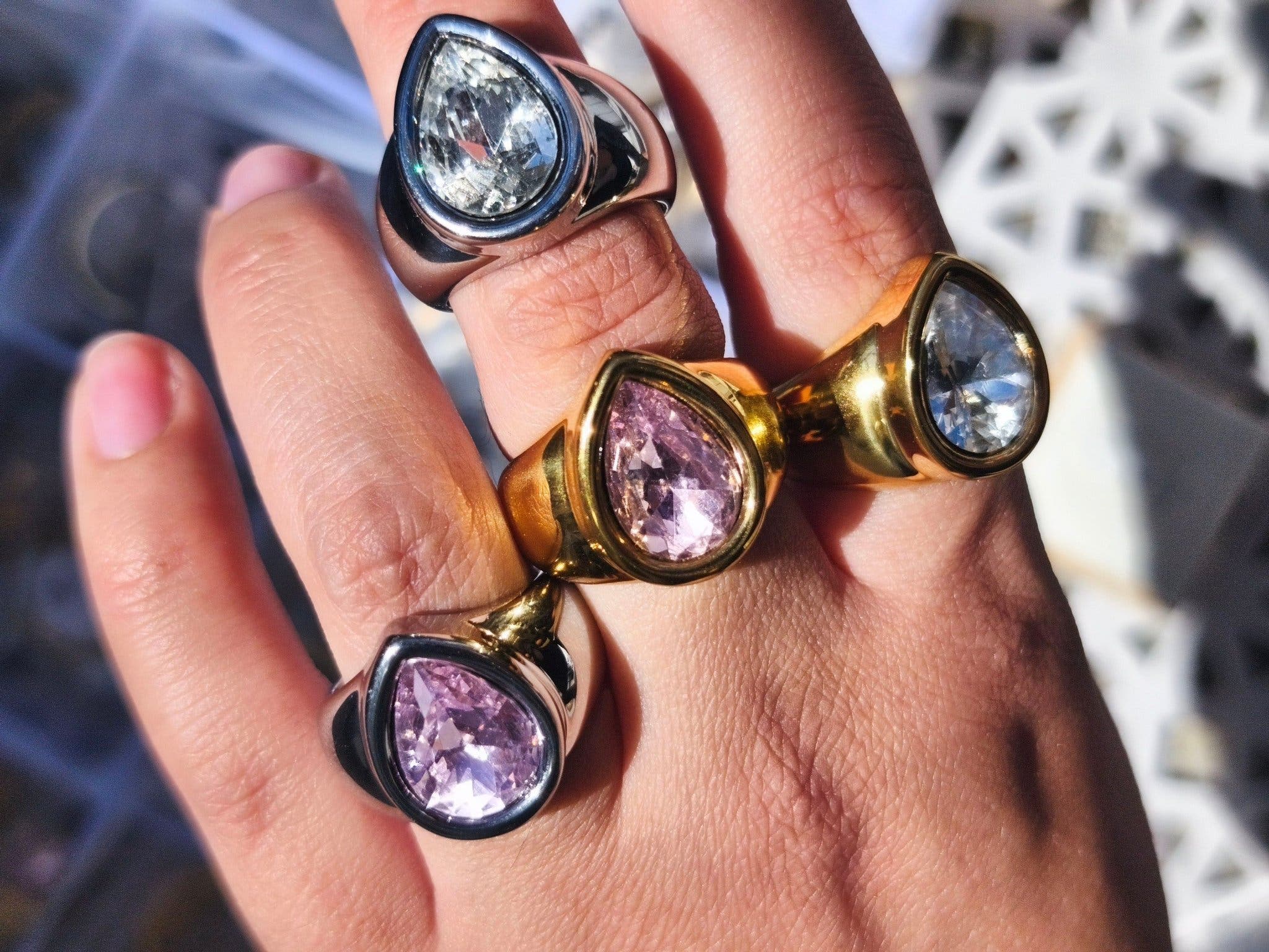 Exclusive chunky ring 18.1 mm with pink stone in PVD gold