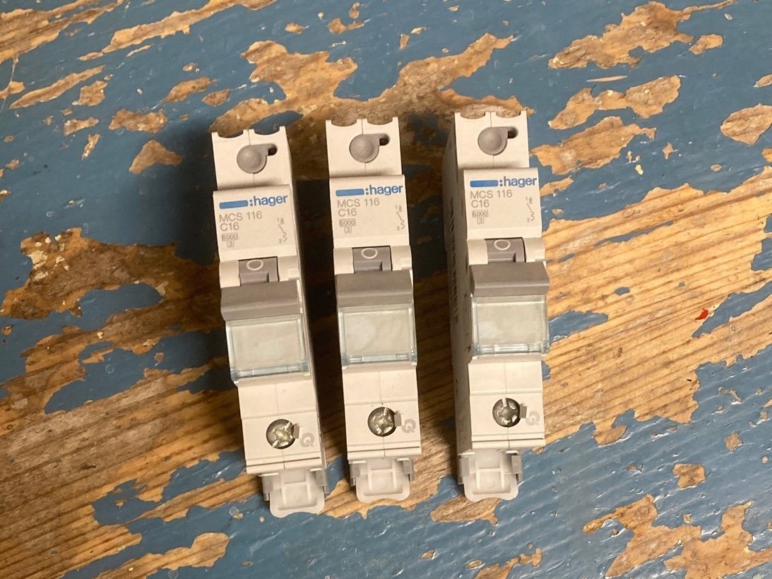 Hager 16A quick connect (433179157) ᐈ Köp på Tradera