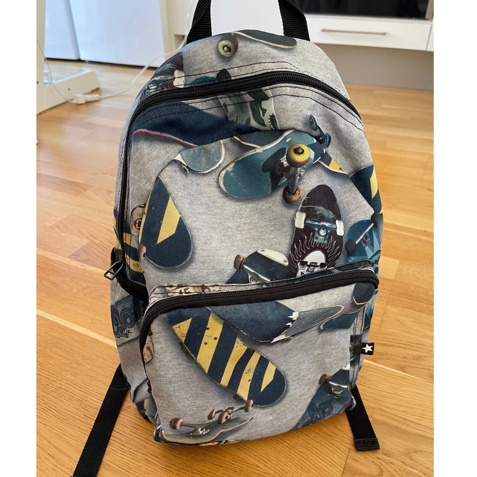 MOLO ryggsäck för barn "Big Backpack Skate” i f.. Köp på Tradera