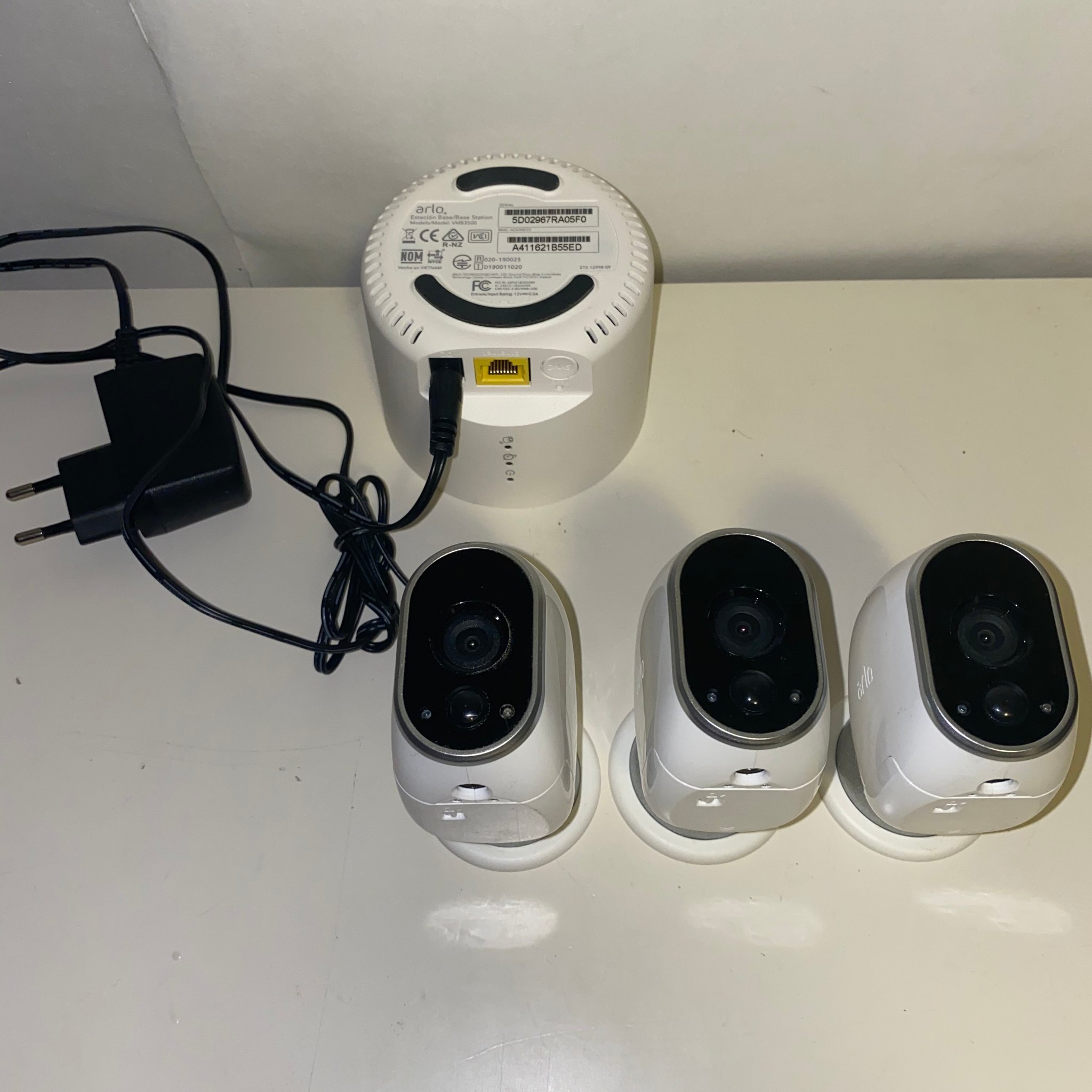 Arlo VMB3500 Basstation & 3 kameror (411292019) ᐈ Köp på Tradera