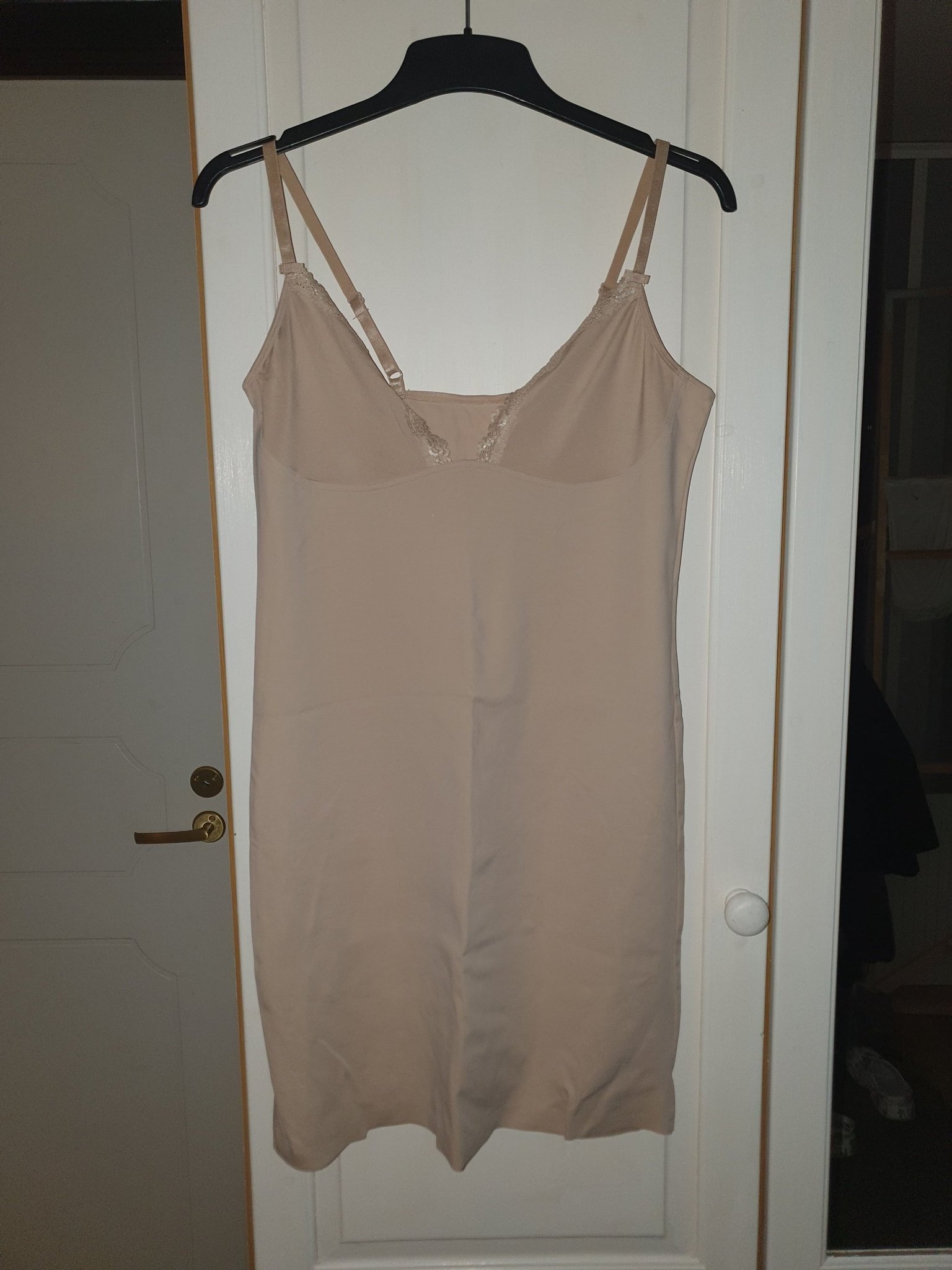 Shaping klänning shapewear från lindex stl 485.. Köp på Tradera