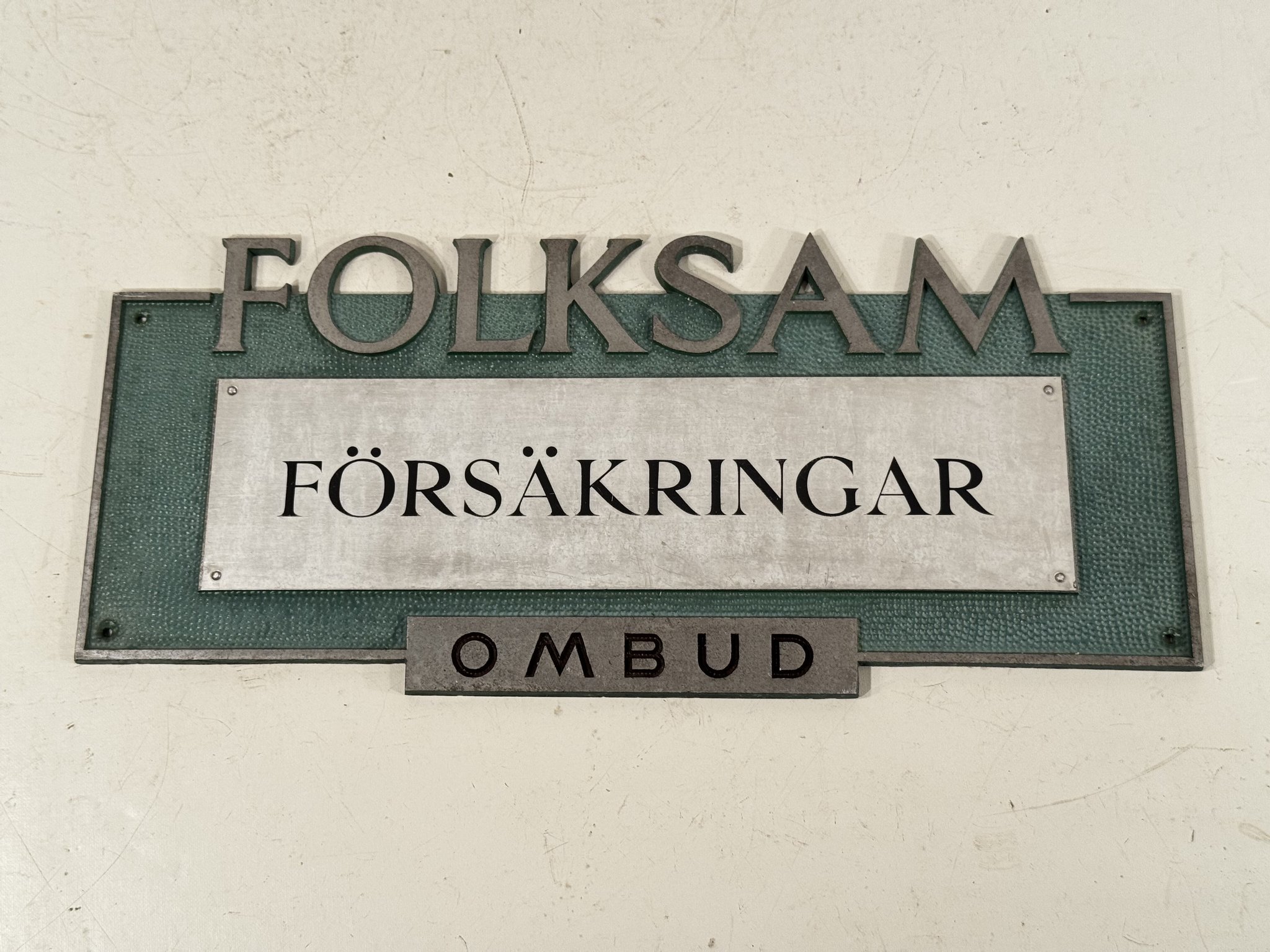 ÄLDRE SKYLT I METALL FOLKSAM FÖRSÄKRINGAR OMBUD