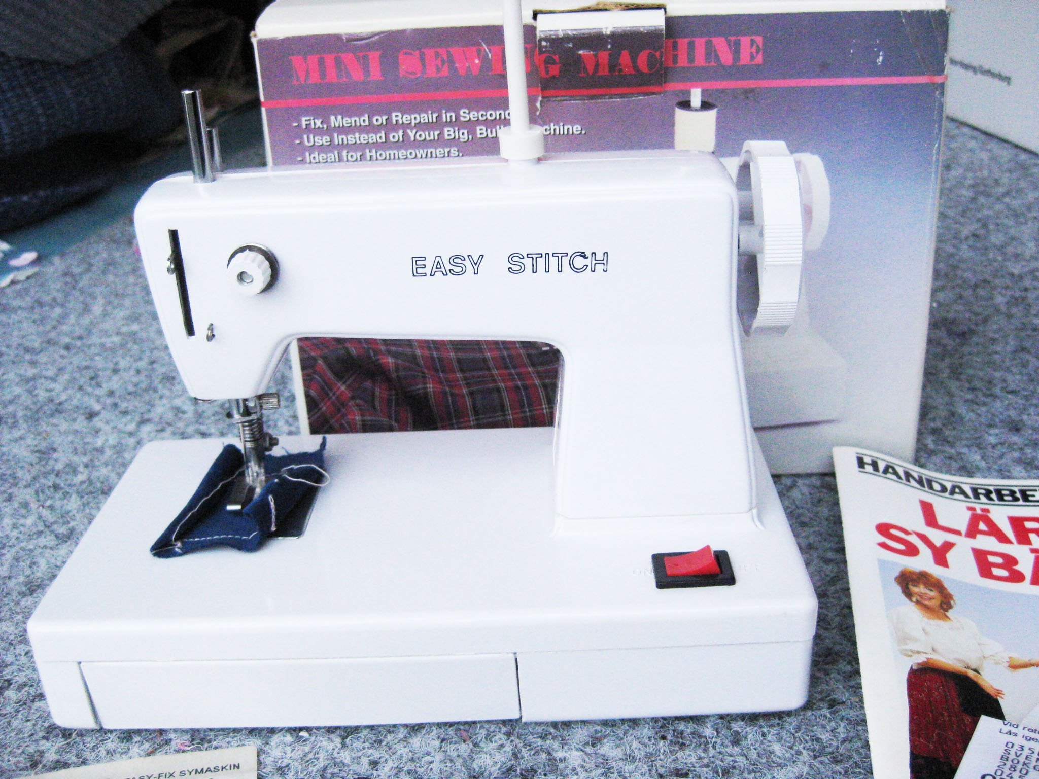 Retro EASY STITCH Sewing machine barnsymaskin L.. Köp på Tradera