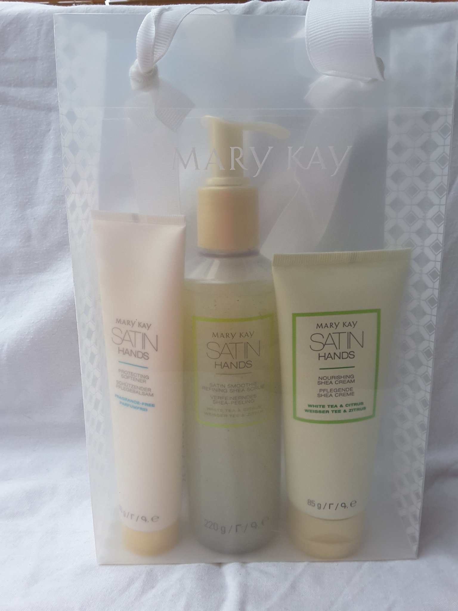 MARY KAY SATIN HANDS PAMPERING SET WHITE Köp på Tradera (604511997)