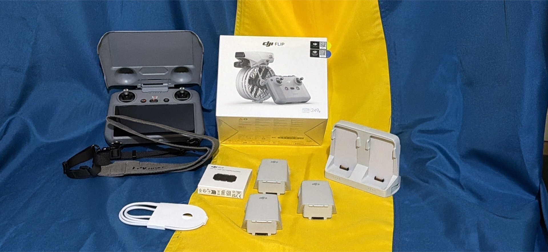 LYONGTECH Dubbele batterijlader met opslaglading voor DJI Flip Drone,Twee-weg oplaadhub,Laad 2 batterijen accessoires op LYONGTECH Dubbele batterijlader met opslaglading voor DJI Flip Drone,Twee-weg oplaadhub,Laad 2 batterijen accessoires op