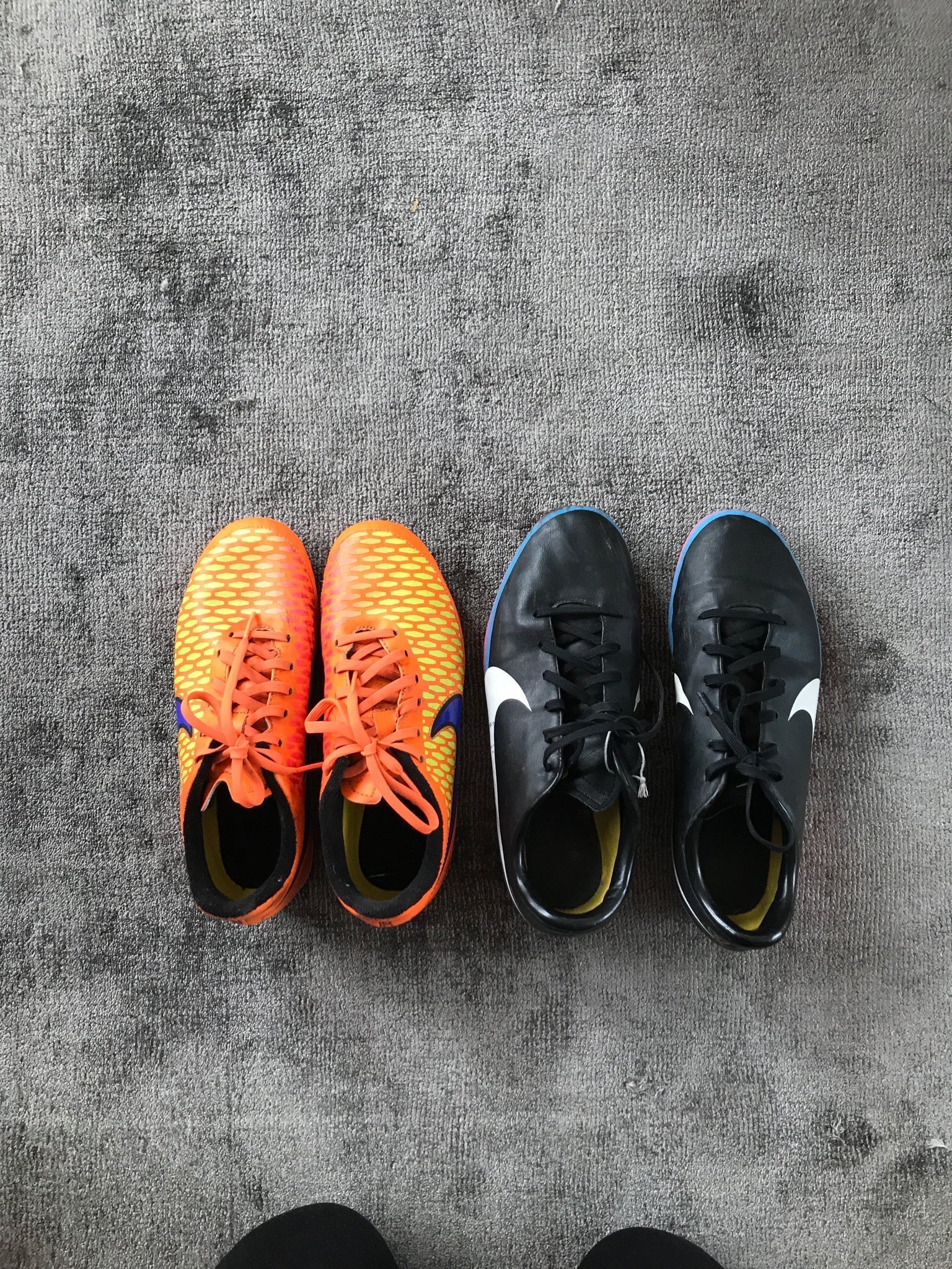 Nike fotbollsskor stl 37,5 & 38,5 (392642680) ᐈ Köp på Tradera