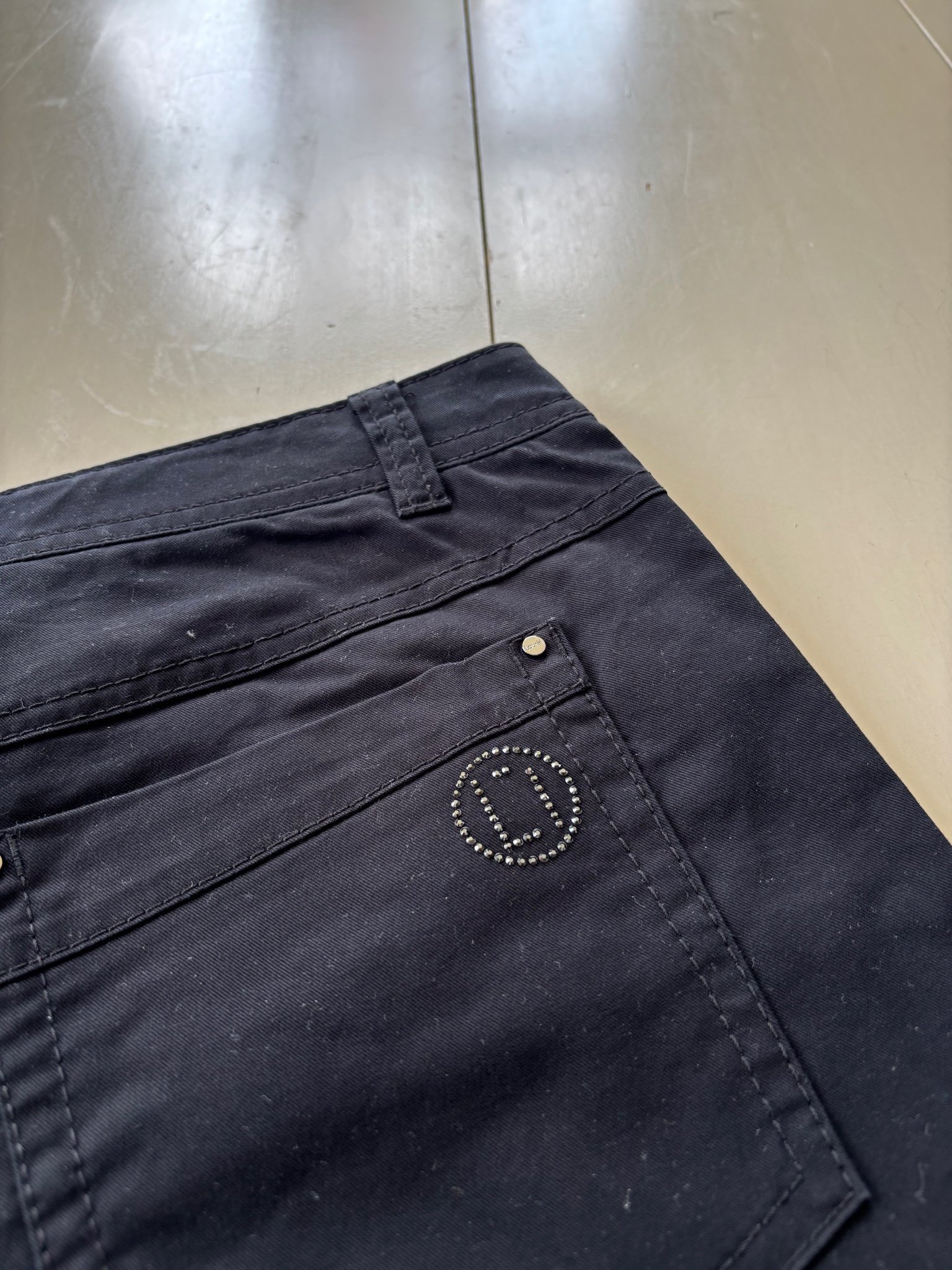 Laurel svarta byxor, storlek 42