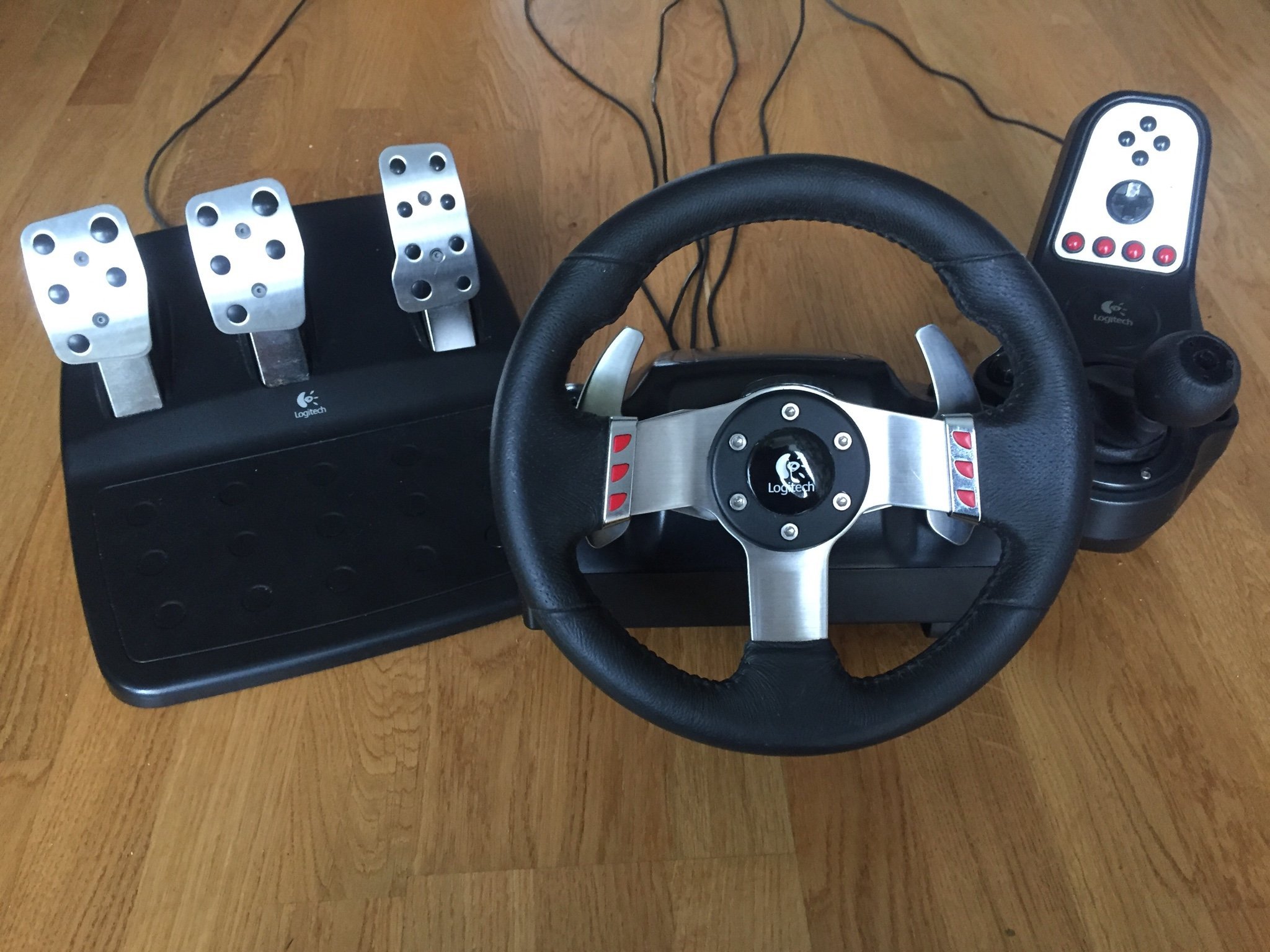 Logitech G27 racing wheel (404225310) ᐈ Köp på Tradera