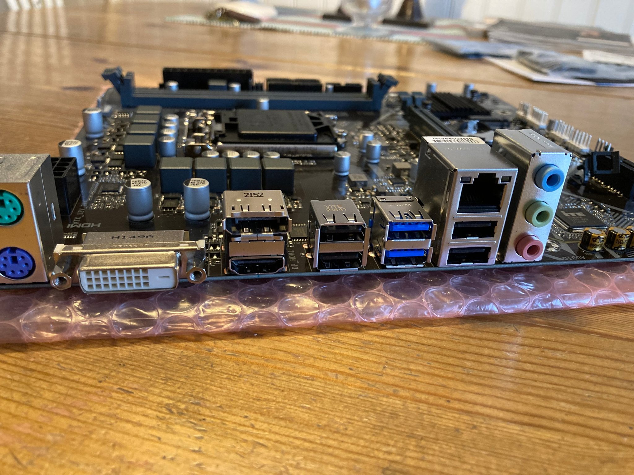 Gigabyte H510M S2H v2 | Köp på Tradera (584453168)