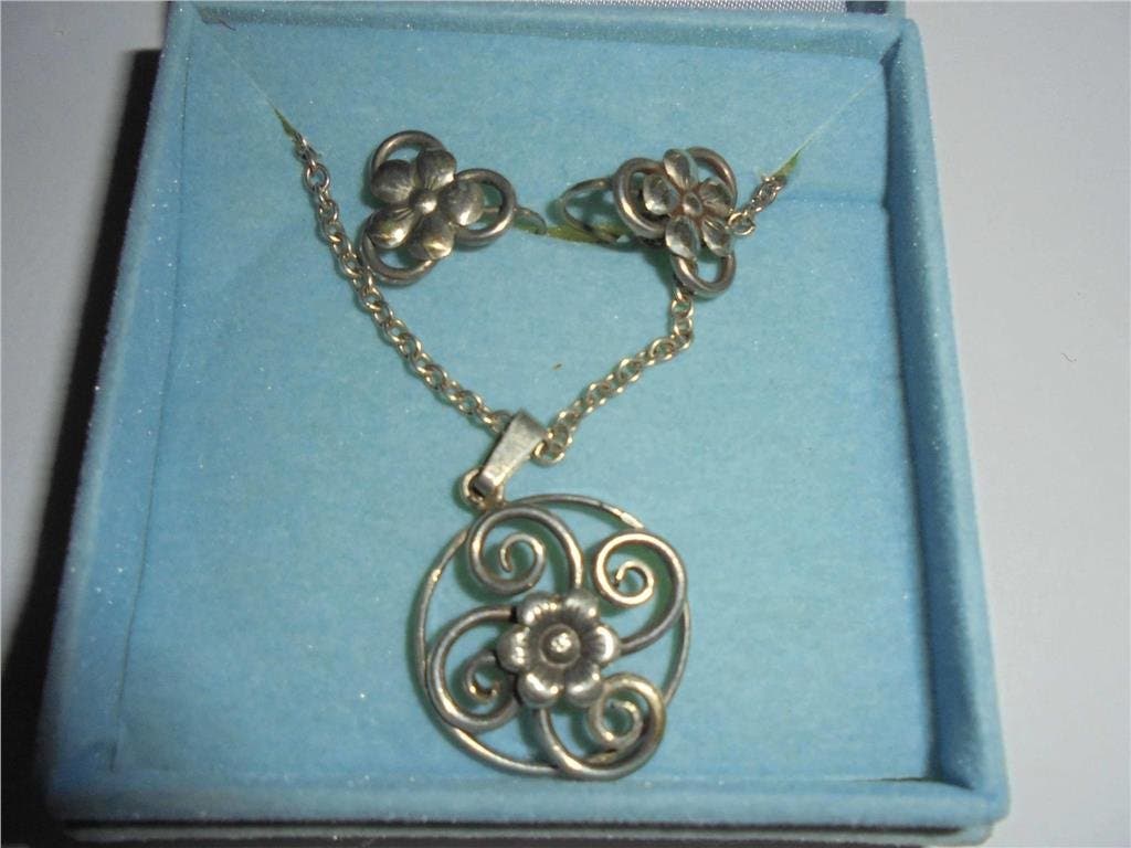 Vintage silver necklace and earrings set from the 1940s