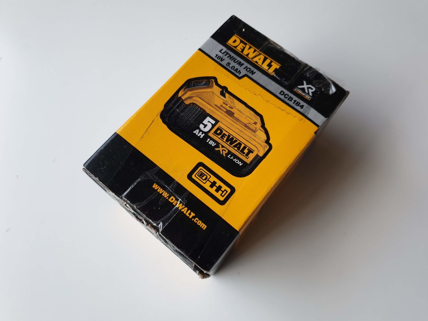 Dcb184 xj аккумулятор