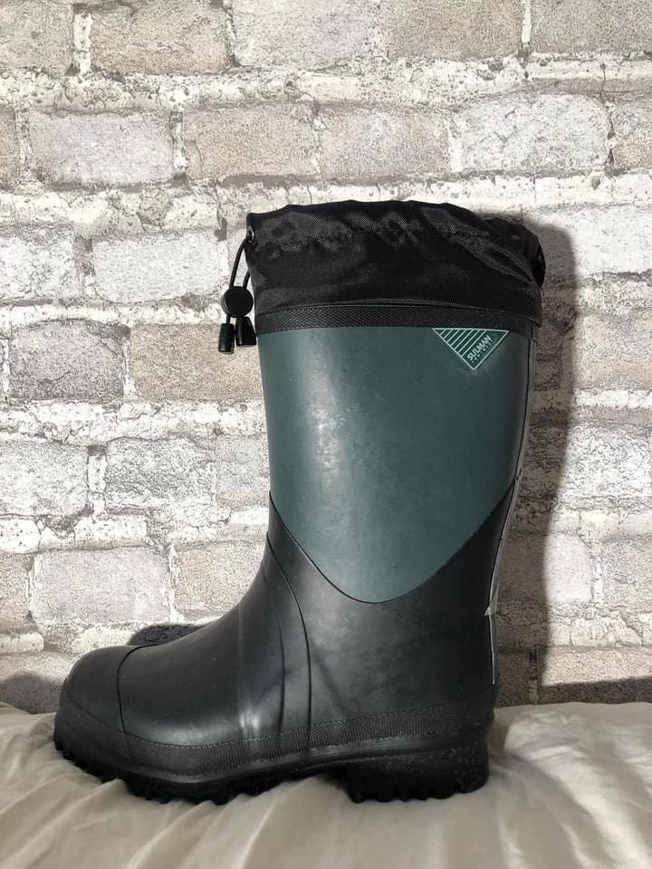 Sulman Billy size 42 new and unused shoes with minor blemishes