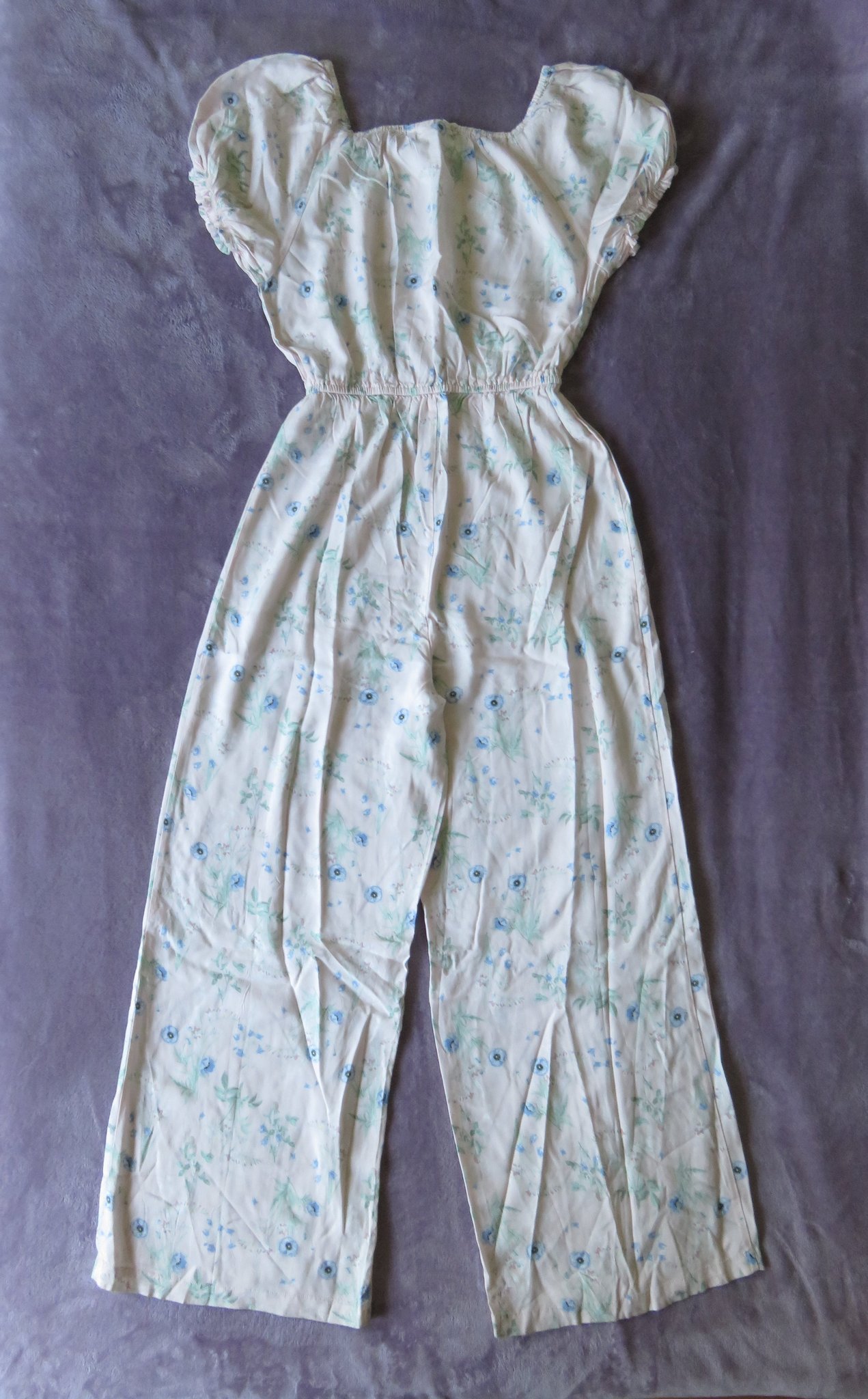 NY jumpsuit 164 KappAhl rosa blommig skolavslut.. Köp på Tradera