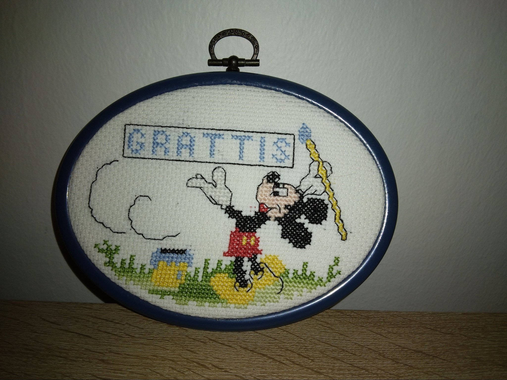 Se produkter som liknar Broderad tavla, musse pigg, d.. på Tradera