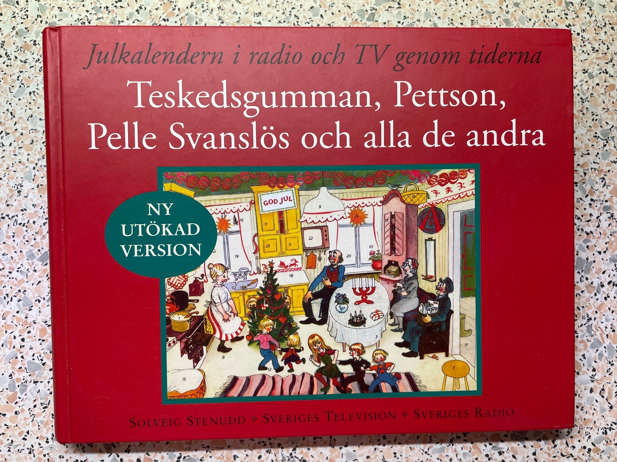 Se produkter som liknar Julkalendern i radio och TV g.. på Tradera